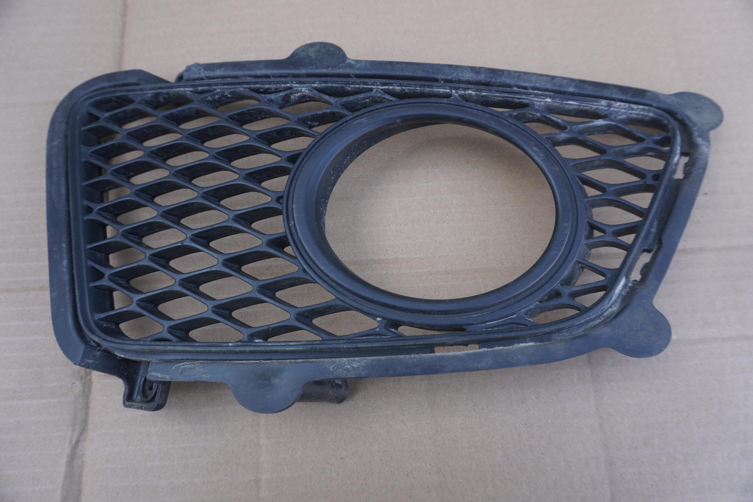 KIA SPORTAGE II LIFT 2010R LEWA KRATKA HALOGENU 86515-1F500 , 865151F500