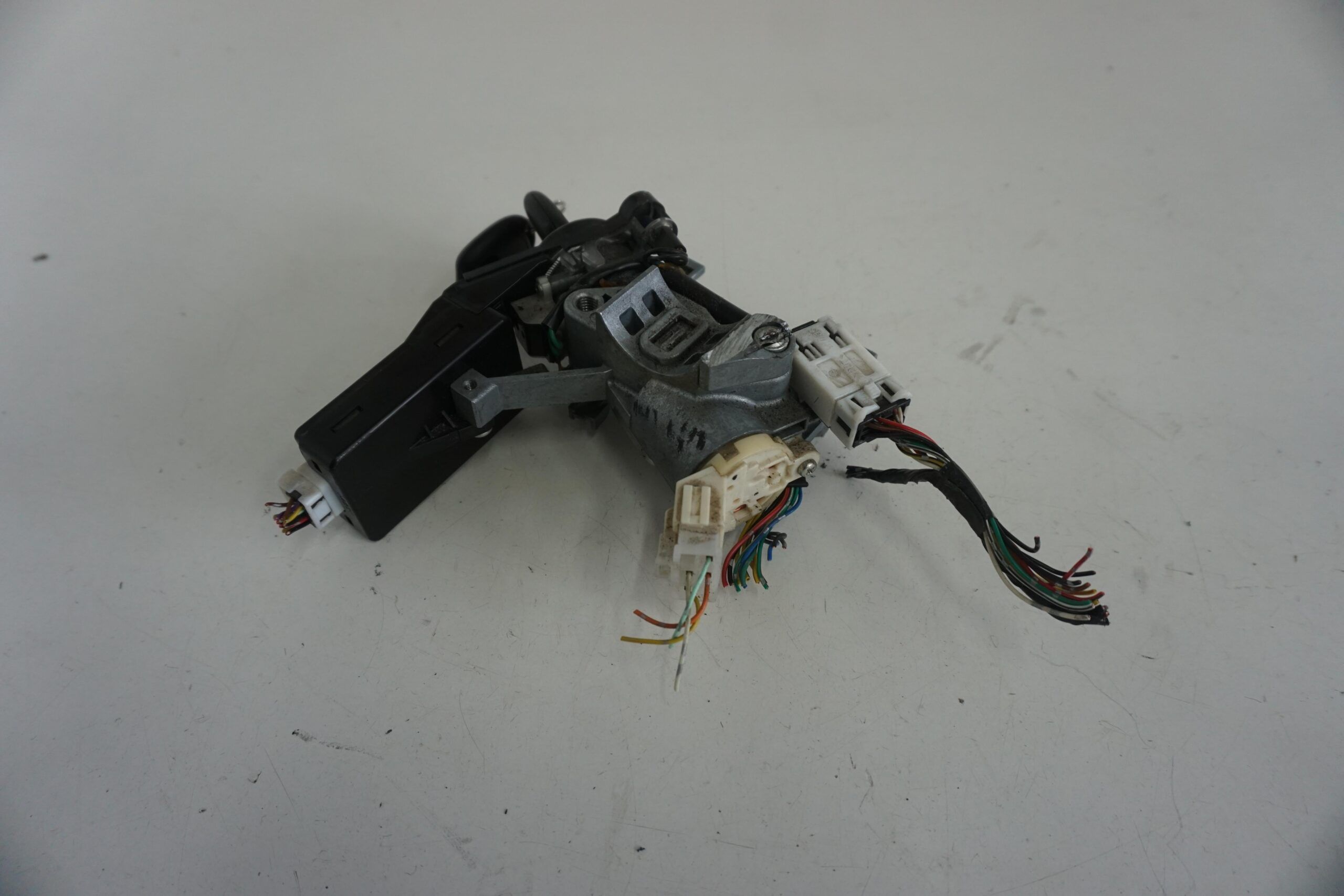 MITSUBISHI LANCER VIII STACYJKA KLUCZYK MN141356 - obrazek 2