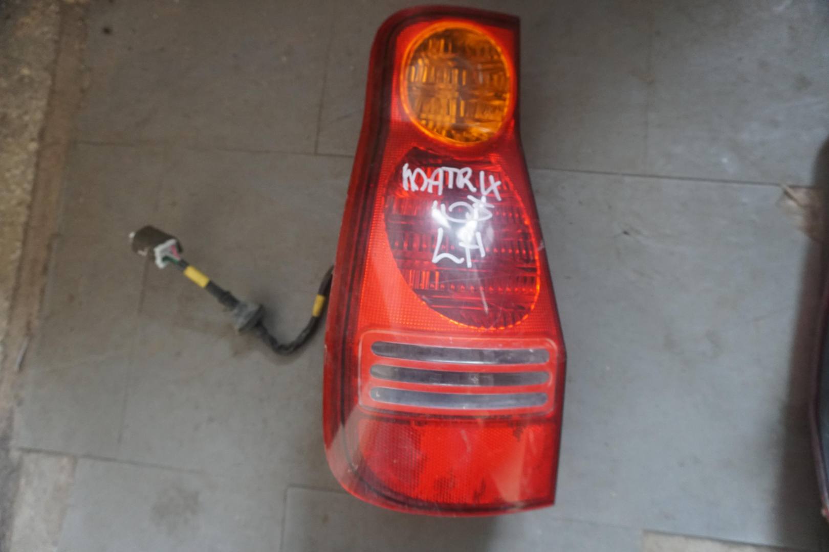 HYUNDAI MATRIX LEWA TYLNA LAMPA