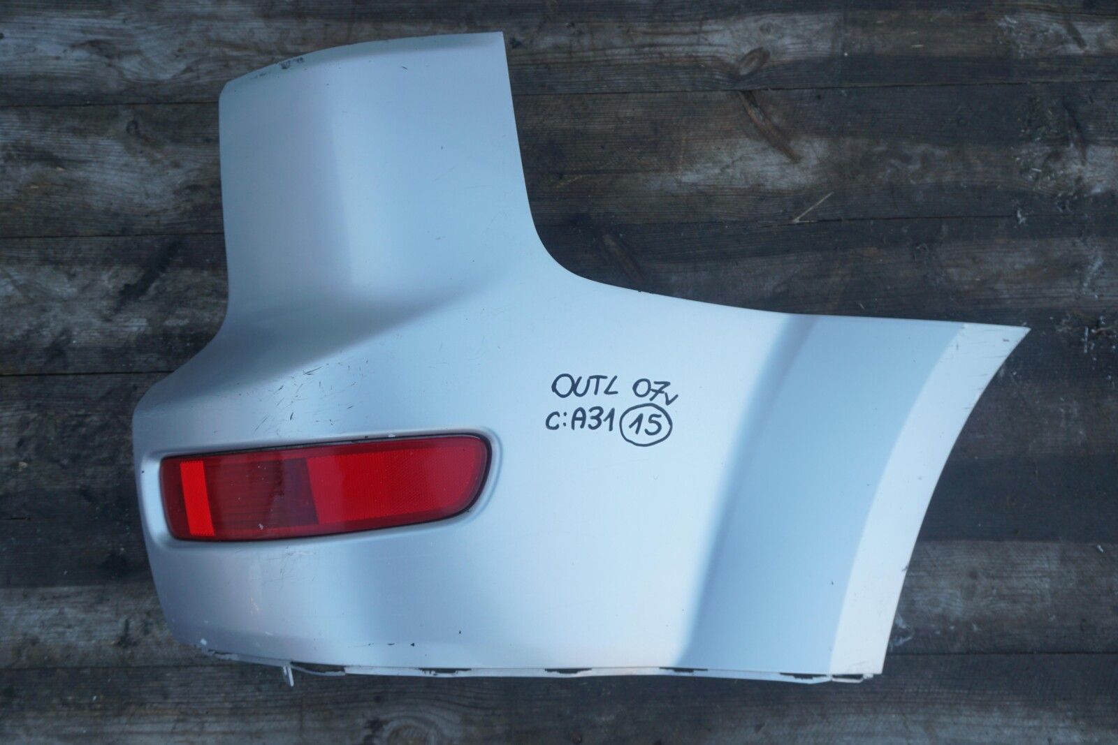 MITSUBISHI OUTLANDER II ZDERZAK TYLNY PRAWY 6410A218 LAMPA PRZECIWMGIELNA A31