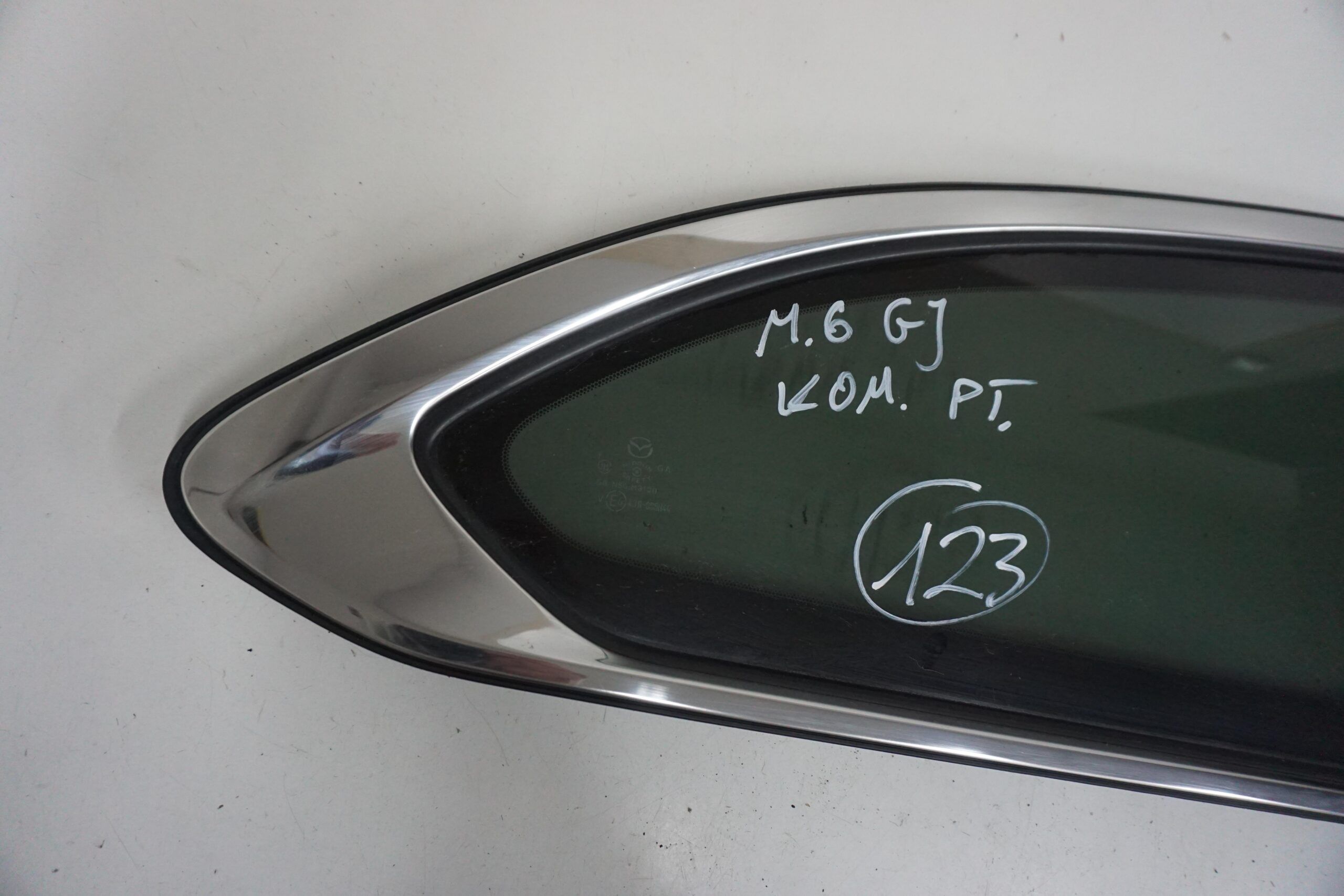 MAZDA 6 GJ KOMBI SZYBA BOCZNA KAROSERYJNA PRAWA 2015rok - obrazek 2