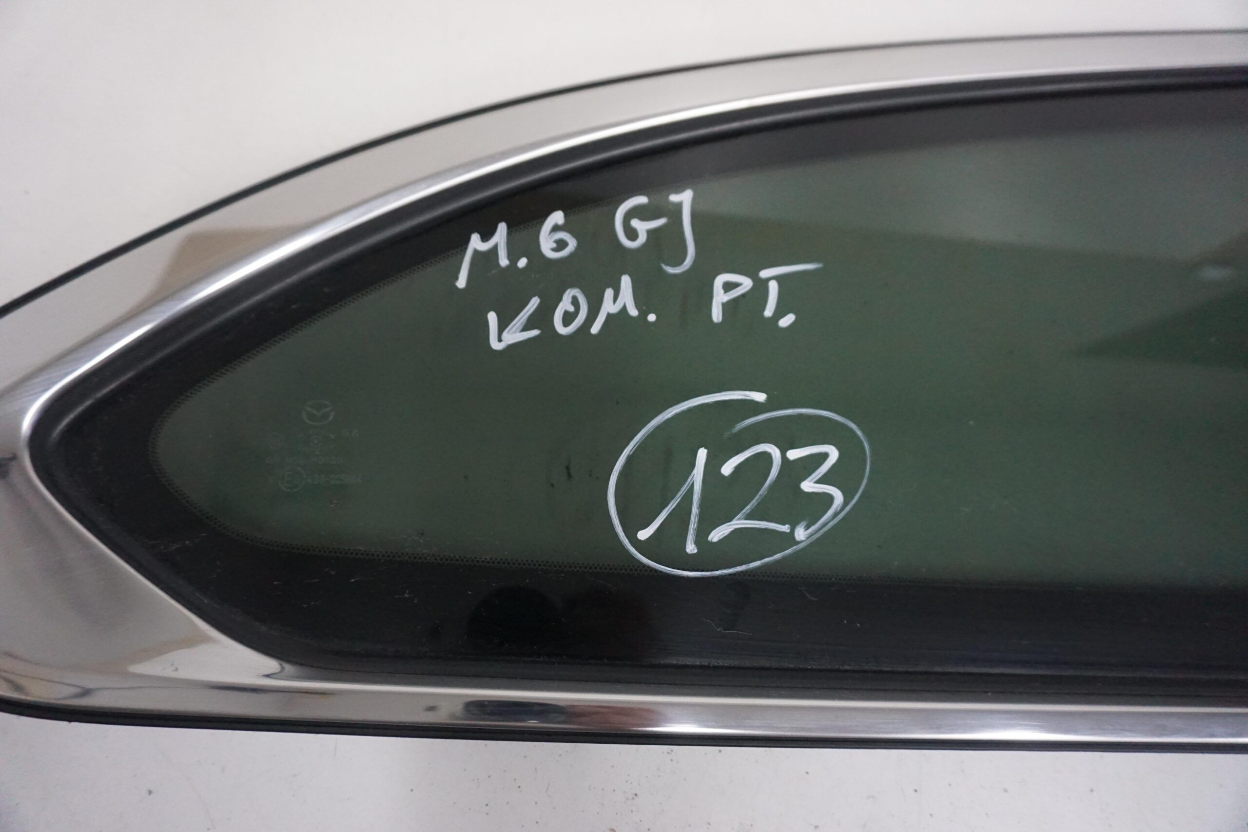 MAZDA 6 GJ KOMBI SZYBA BOCZNA KAROSERYJNA PRAWA 2015rok - obrazek 4