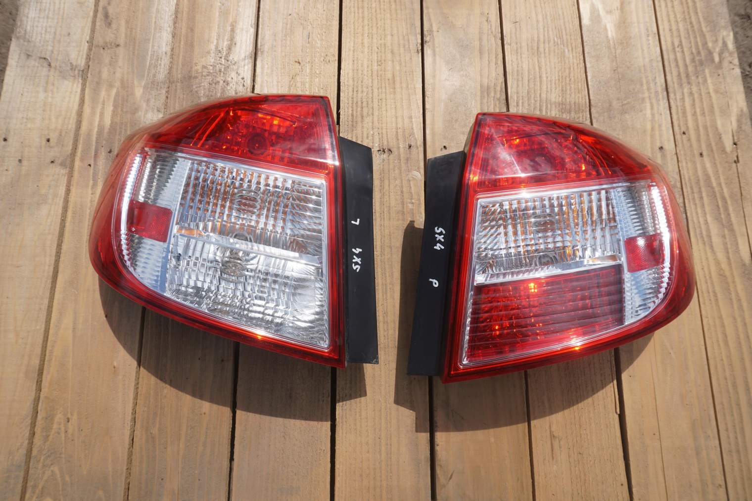 SUZUKI SX4 SEDAN TYLNE LAMPY WRESJA ANGIELSKA