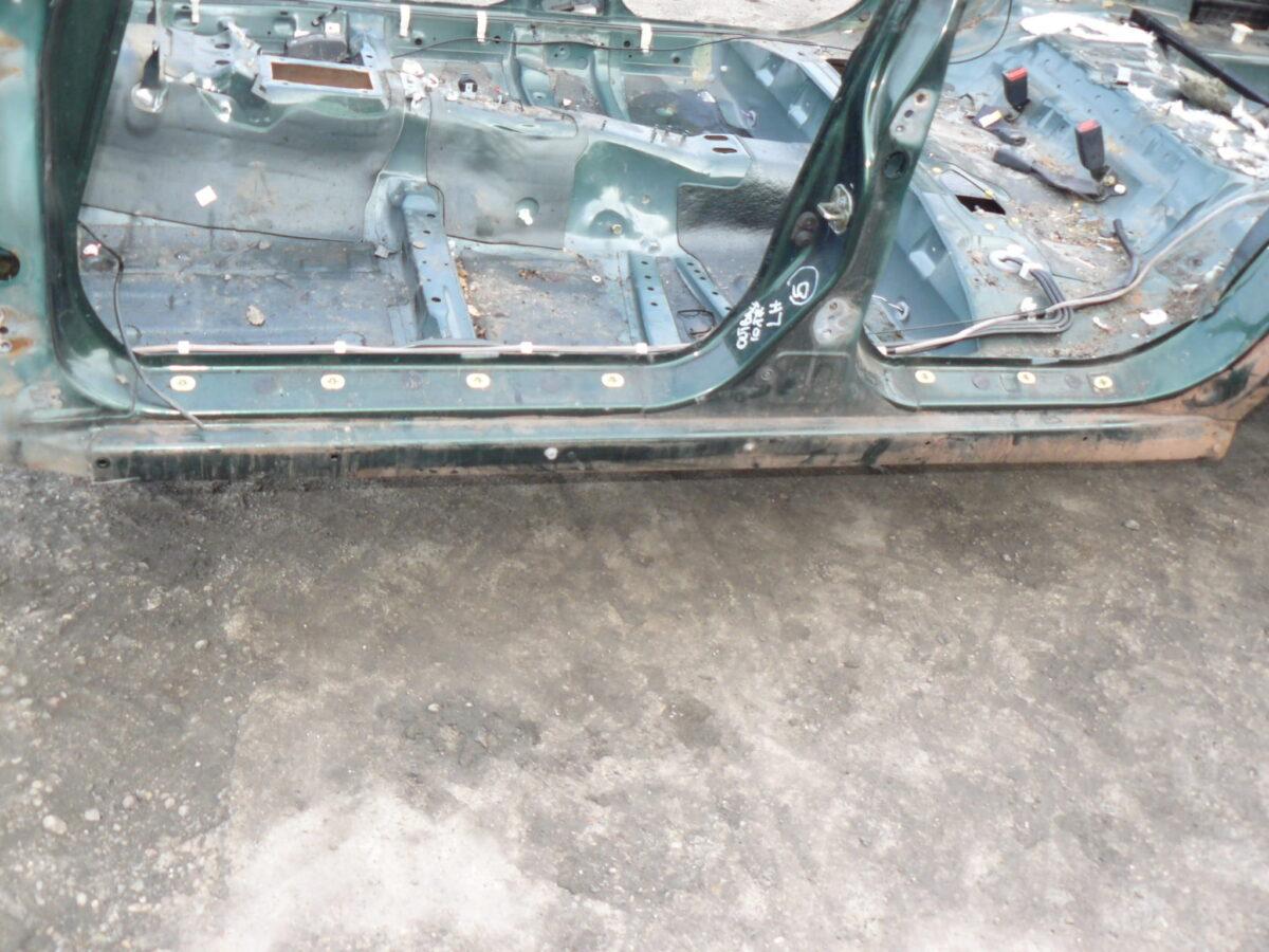 Subaru Outback 2001r Próg Lewy Kolor 84k