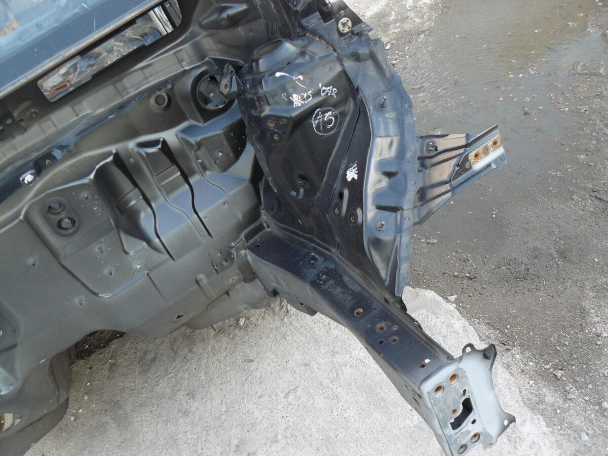 Toyota Yaris II 5d 2006 2009r Podłużnica Lewa
