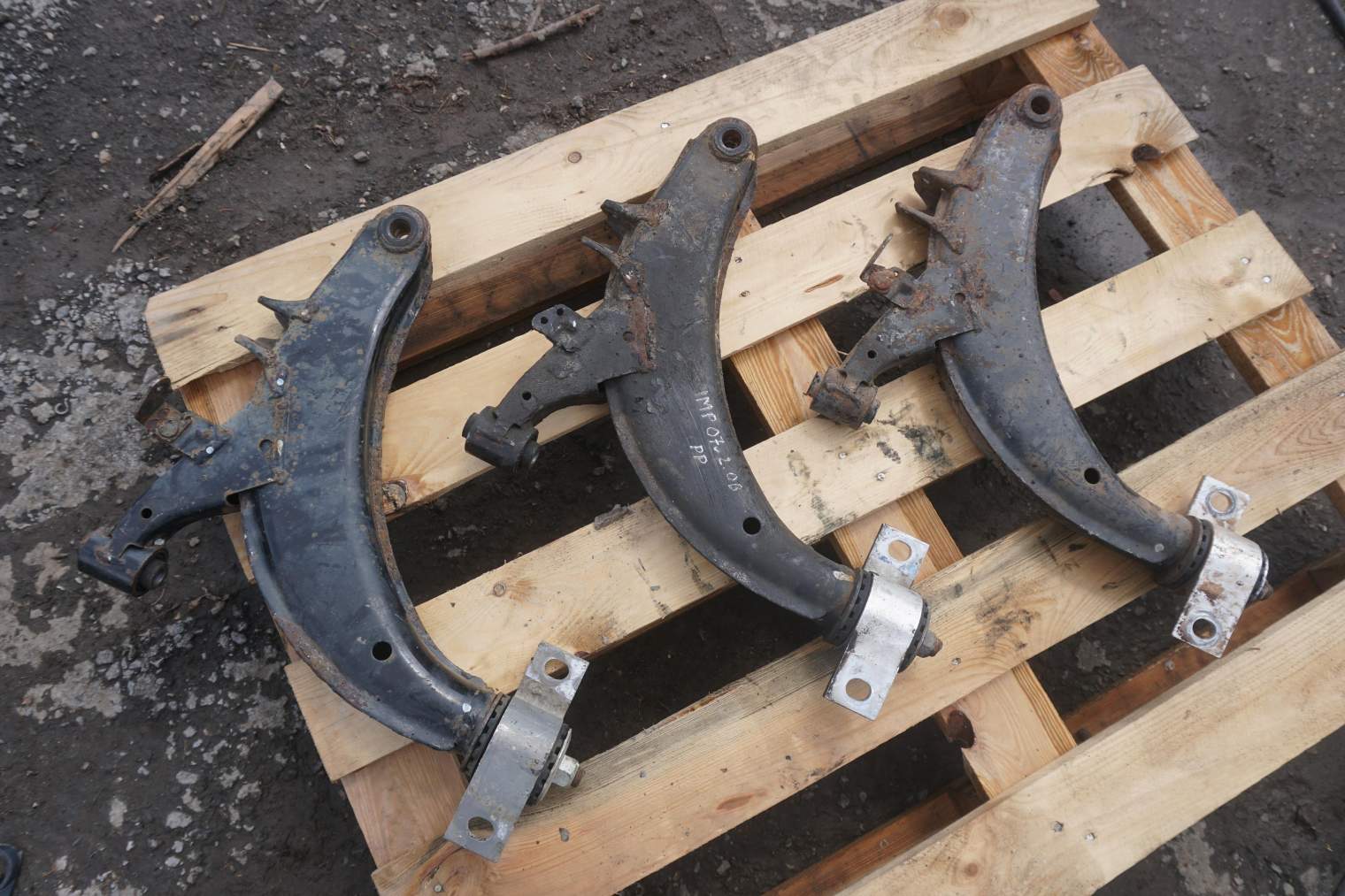 SUBARU IMPREZA GG 2001-2007R PRAWY WAHACZ 20202FE850