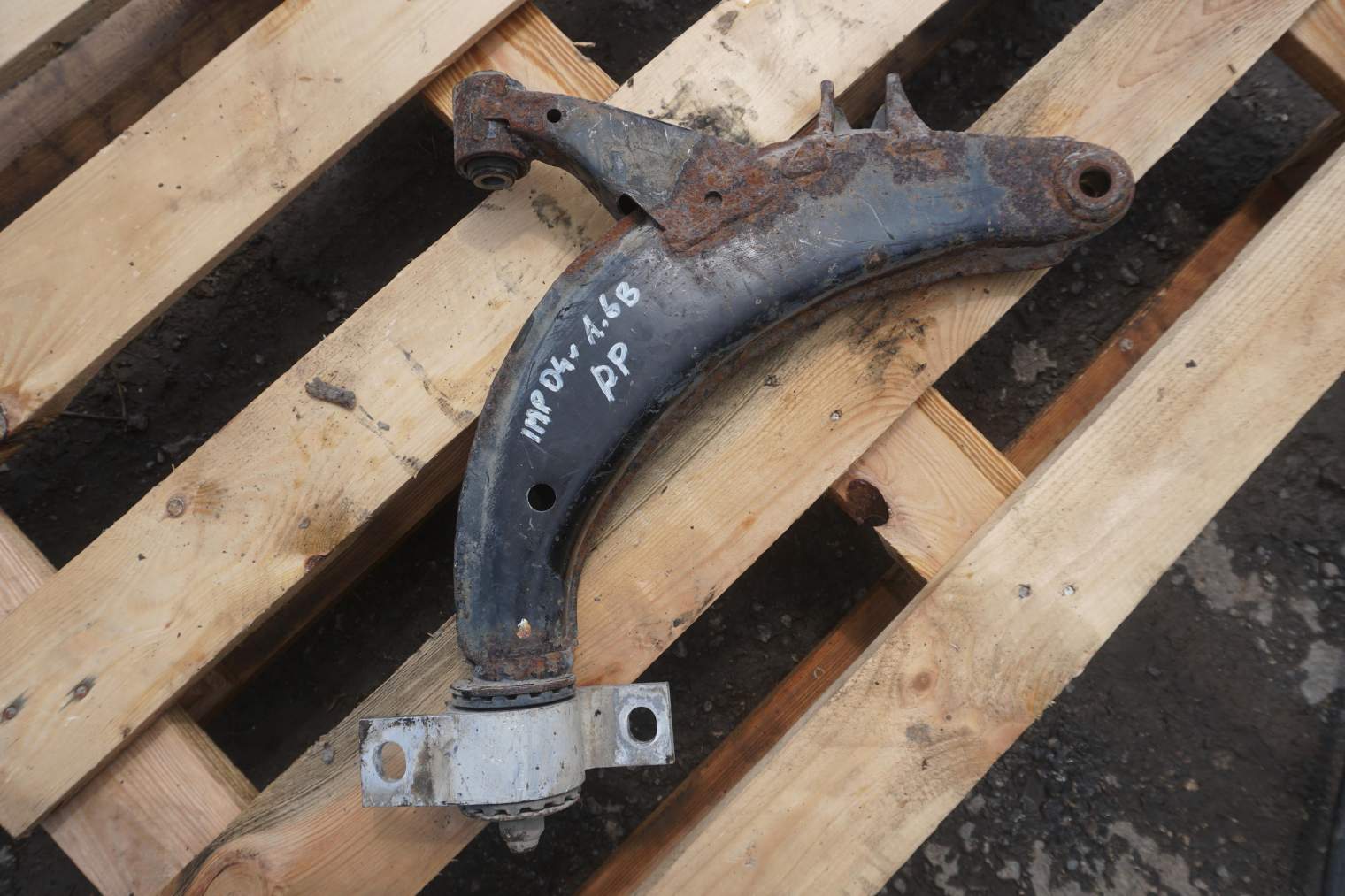 SUBARU IMPREZA GG 2001-2007R PRAWY WAHACZ 20202FE440