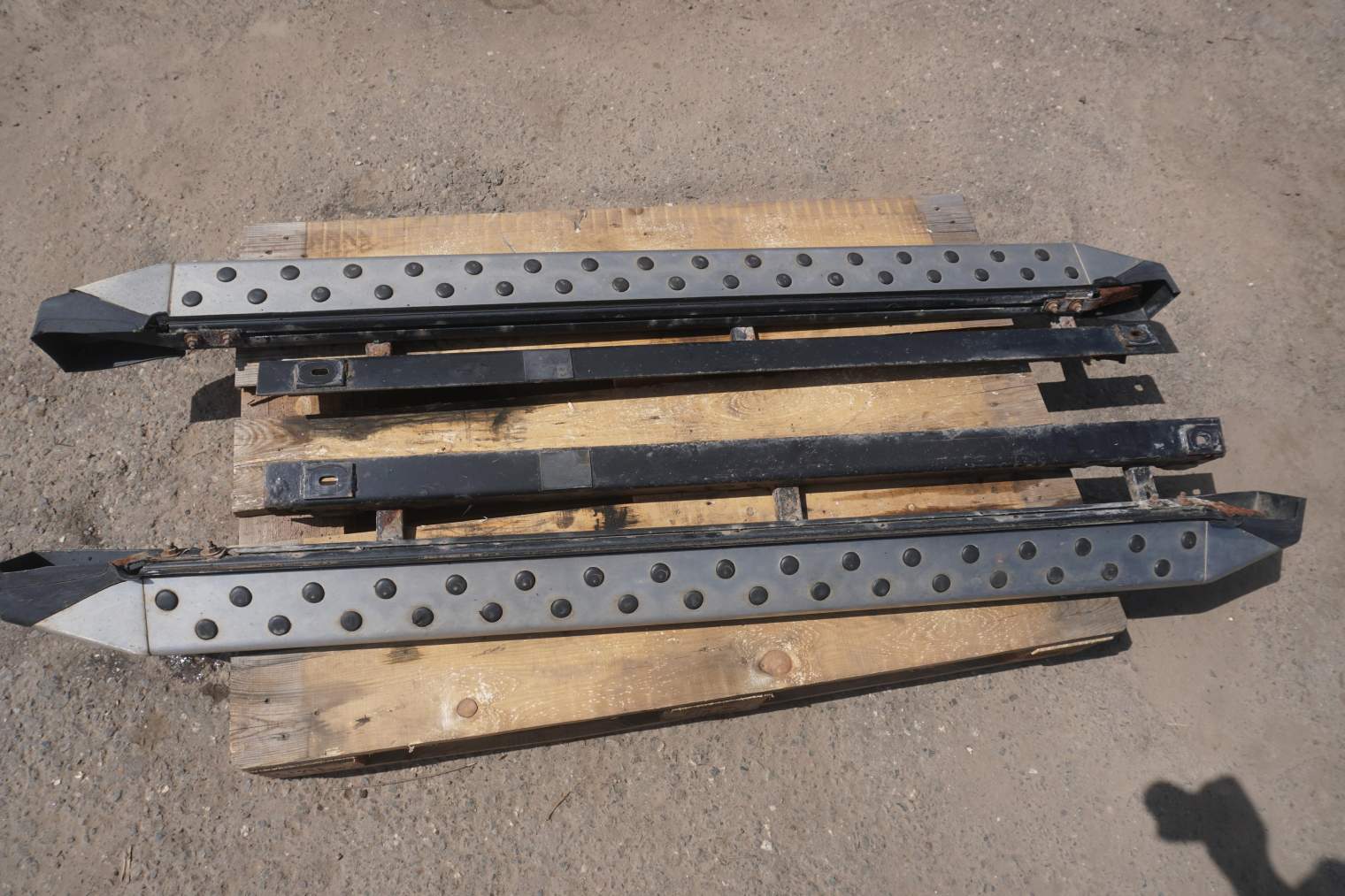 TOYOTA RAV4 III STOPNIE BOCZNE PROGI 2006-2012R 5DRZWI BREMAN