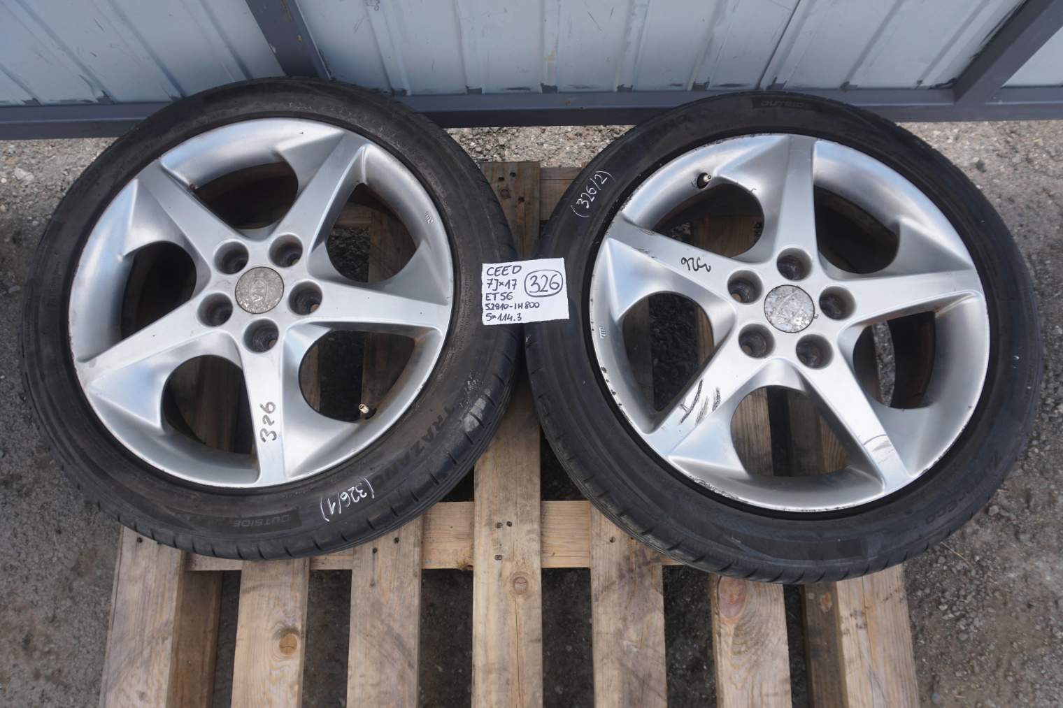 KIA CEED FELGA ALUMNIOWA 17X7J ET56 5x114,3 529101H800