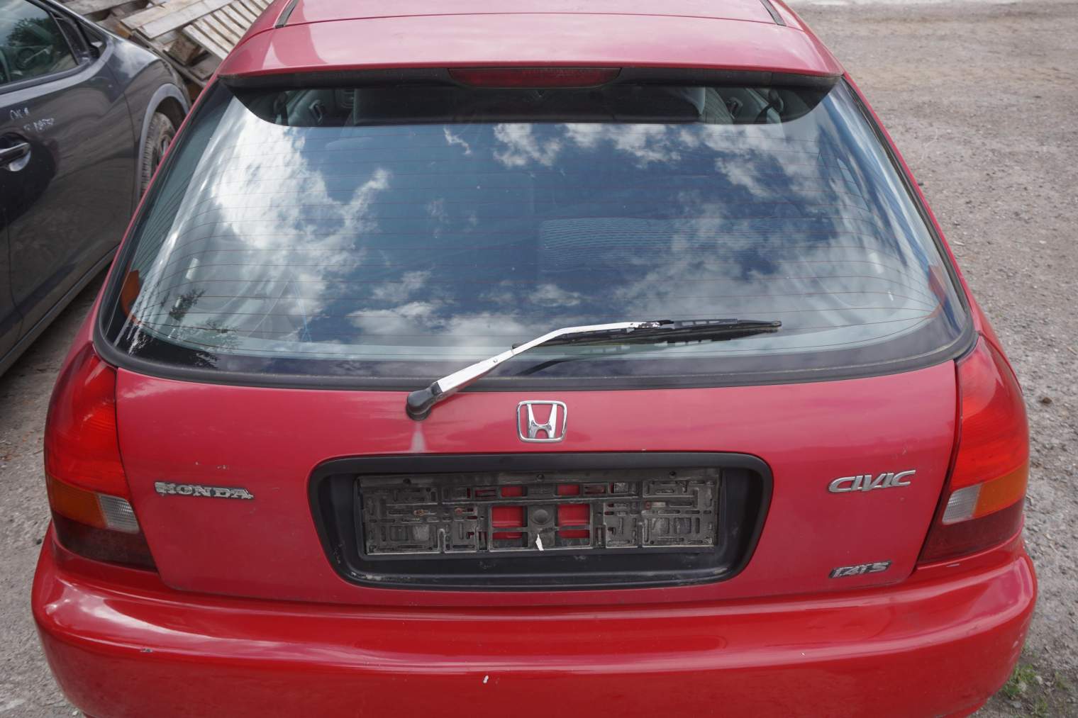 HONDA CIVIC VI 3D 1998R KLAPA BAGAZNIKA SZYBA CZERWONA 68100S03G00ZZ