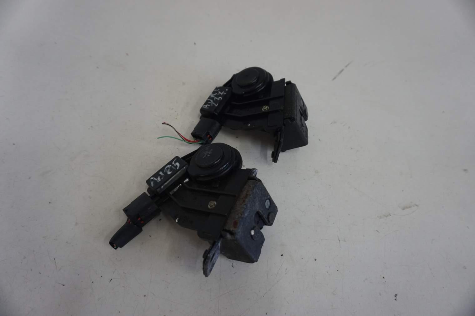 TOYOTA AURIS E15 ZAMEK KLAPY BAGAŻNIKA