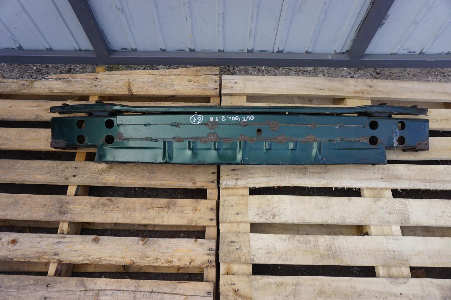 Subaru OUTBACK II BH 1999-2002R PRZEDNIA BELKA ZDERZAKA