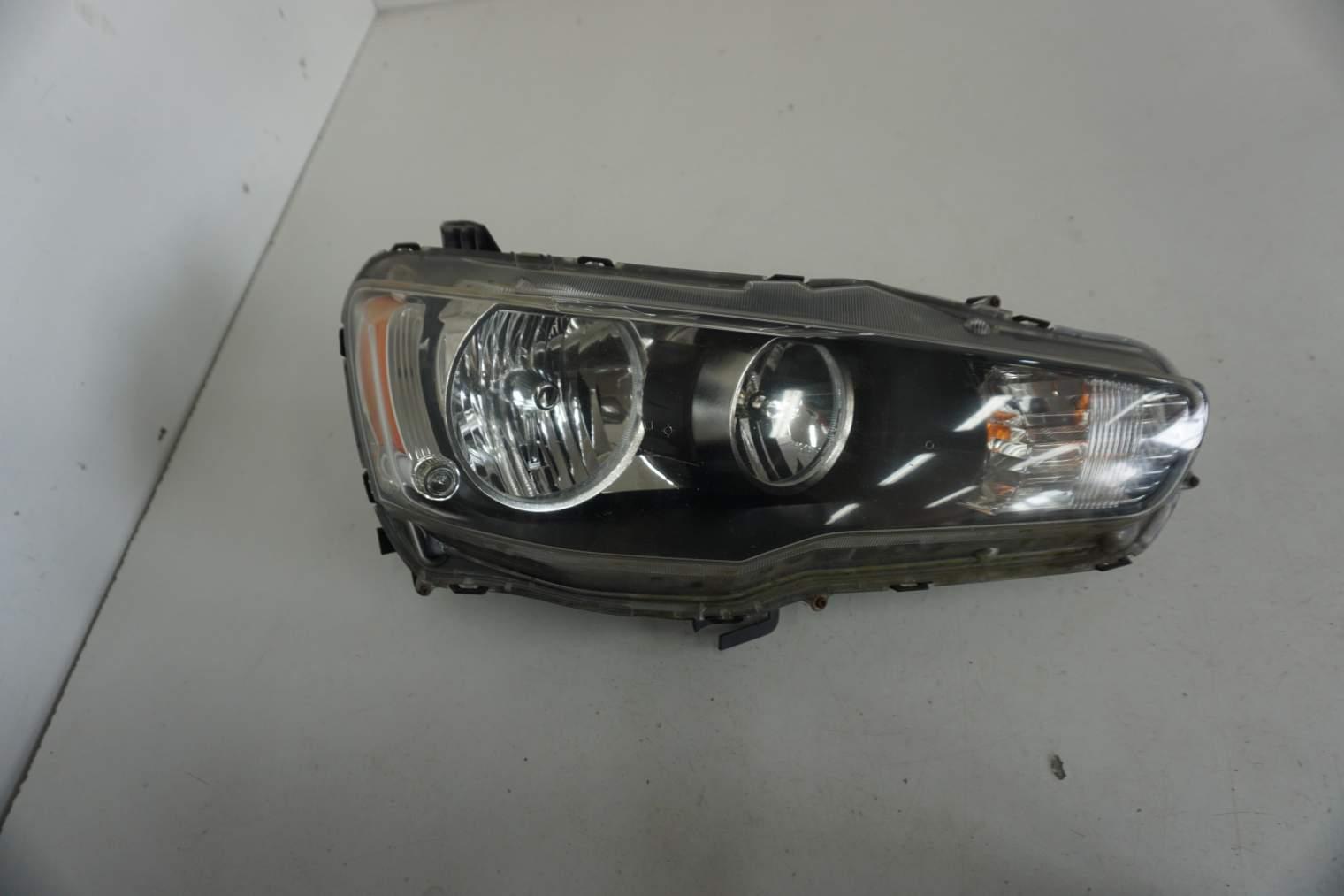 MITSUBISHI LANCER VIII LAMPA PRAWA PRZEDNIA