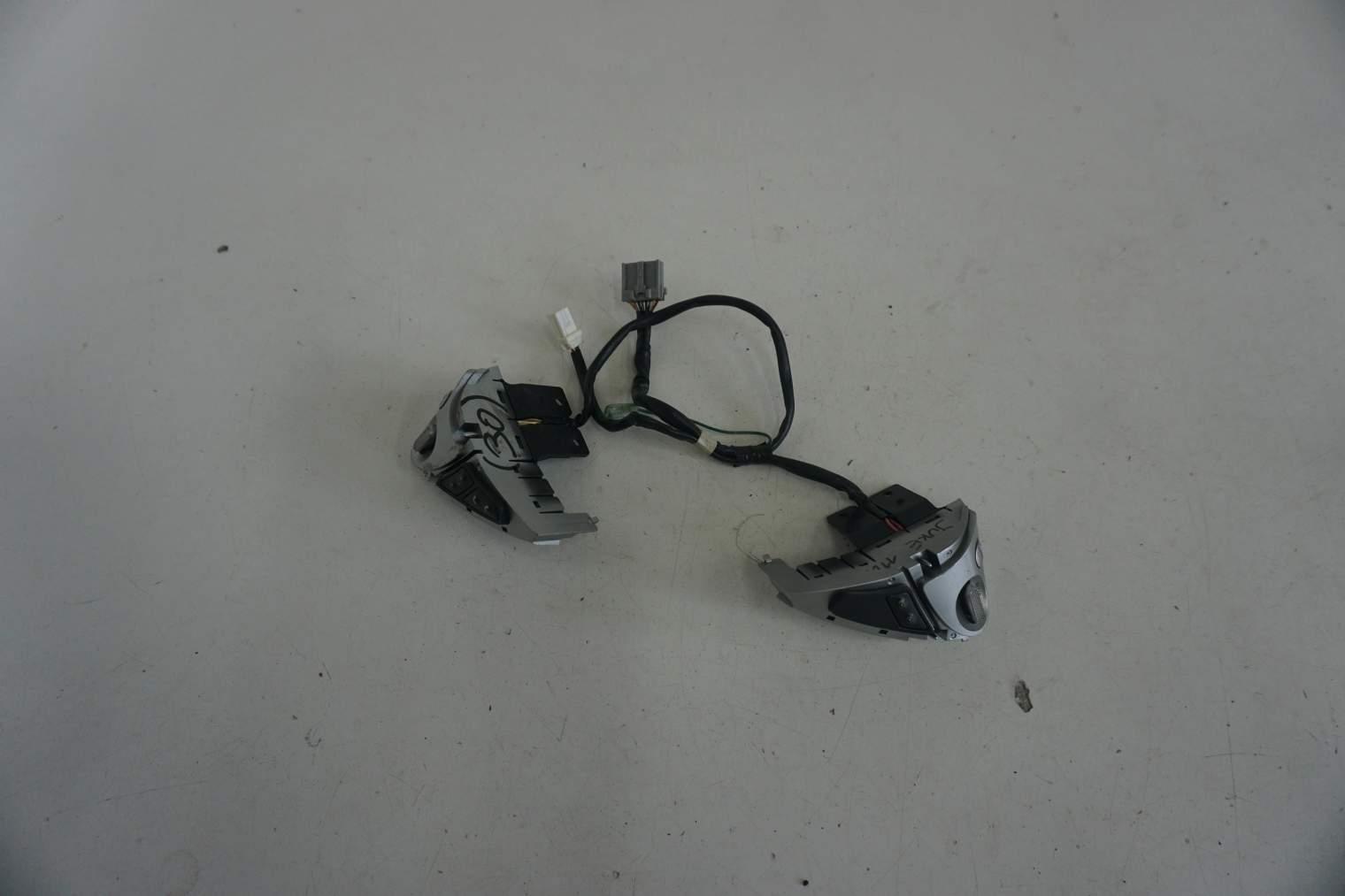 NISSAN JUKE F15 GUZIKI KIEROWNICY