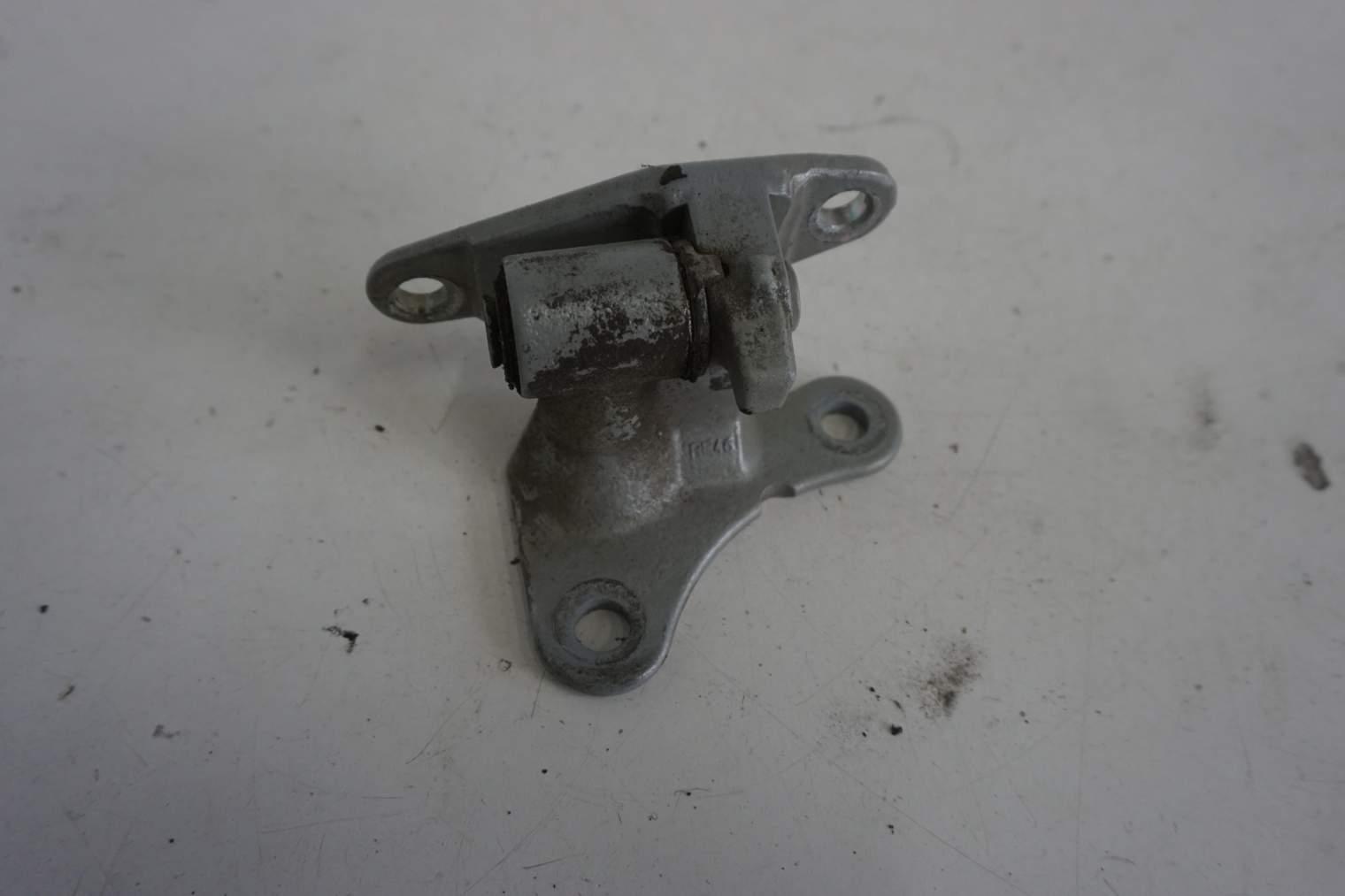 MITSUBISHI COLT VI ZAWIAD DRZWI PRZEDNI PRAWY