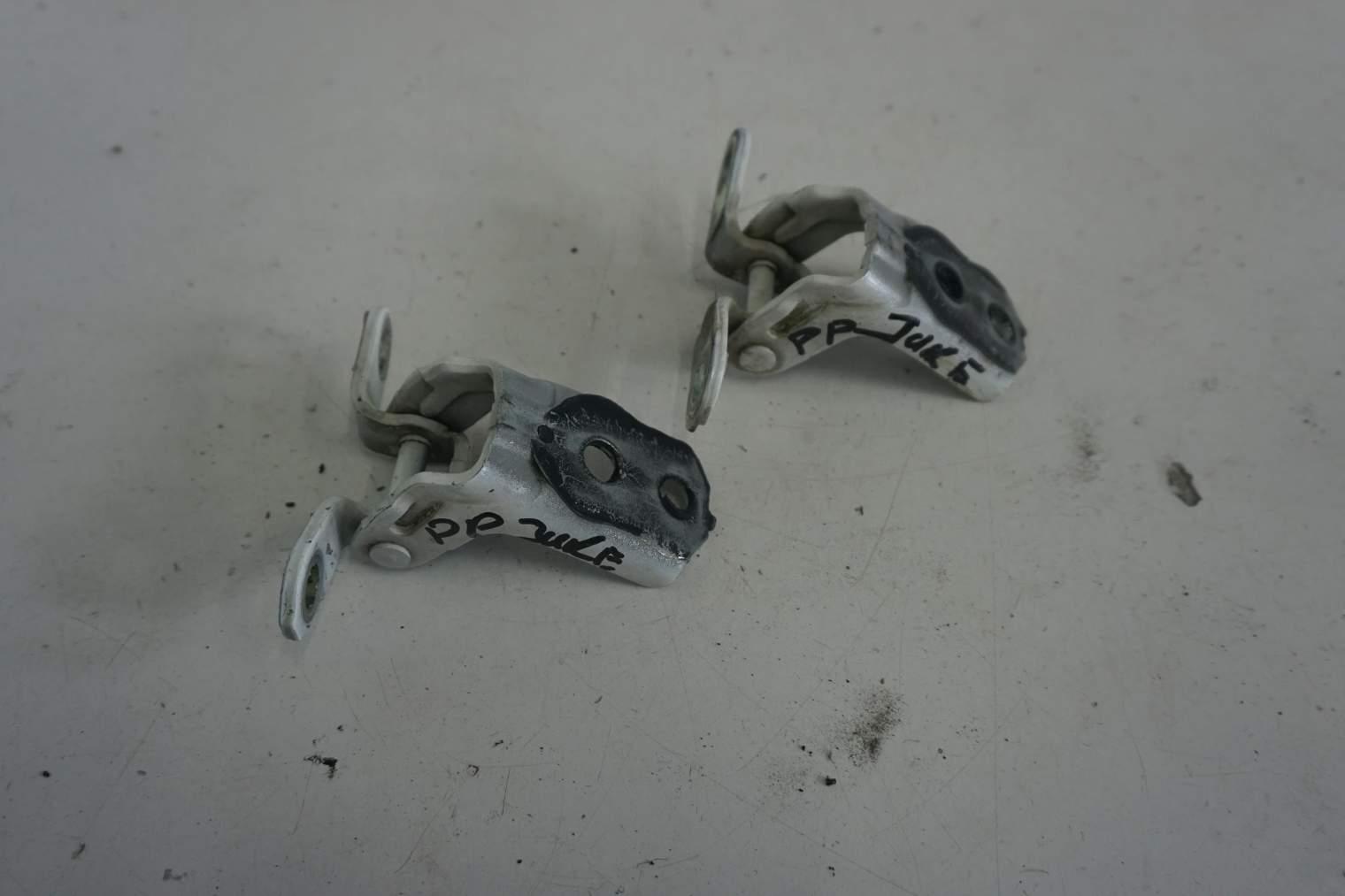 NISSAN JUKE F15 ZAWIAS DRZWI PRZEDNI PRAWY