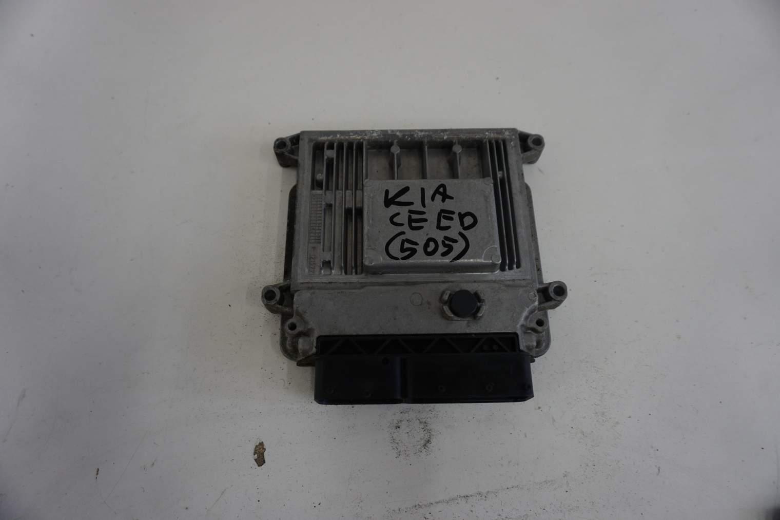 KIA  STEROWNIK SILNIKA 39110-2B520 ; 0261201202