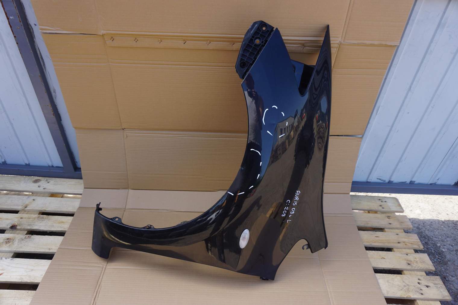 TOYOTA AURIS I E15 LEWY BŁOTNIK 5380202100 KOLOR 209 CZARNY