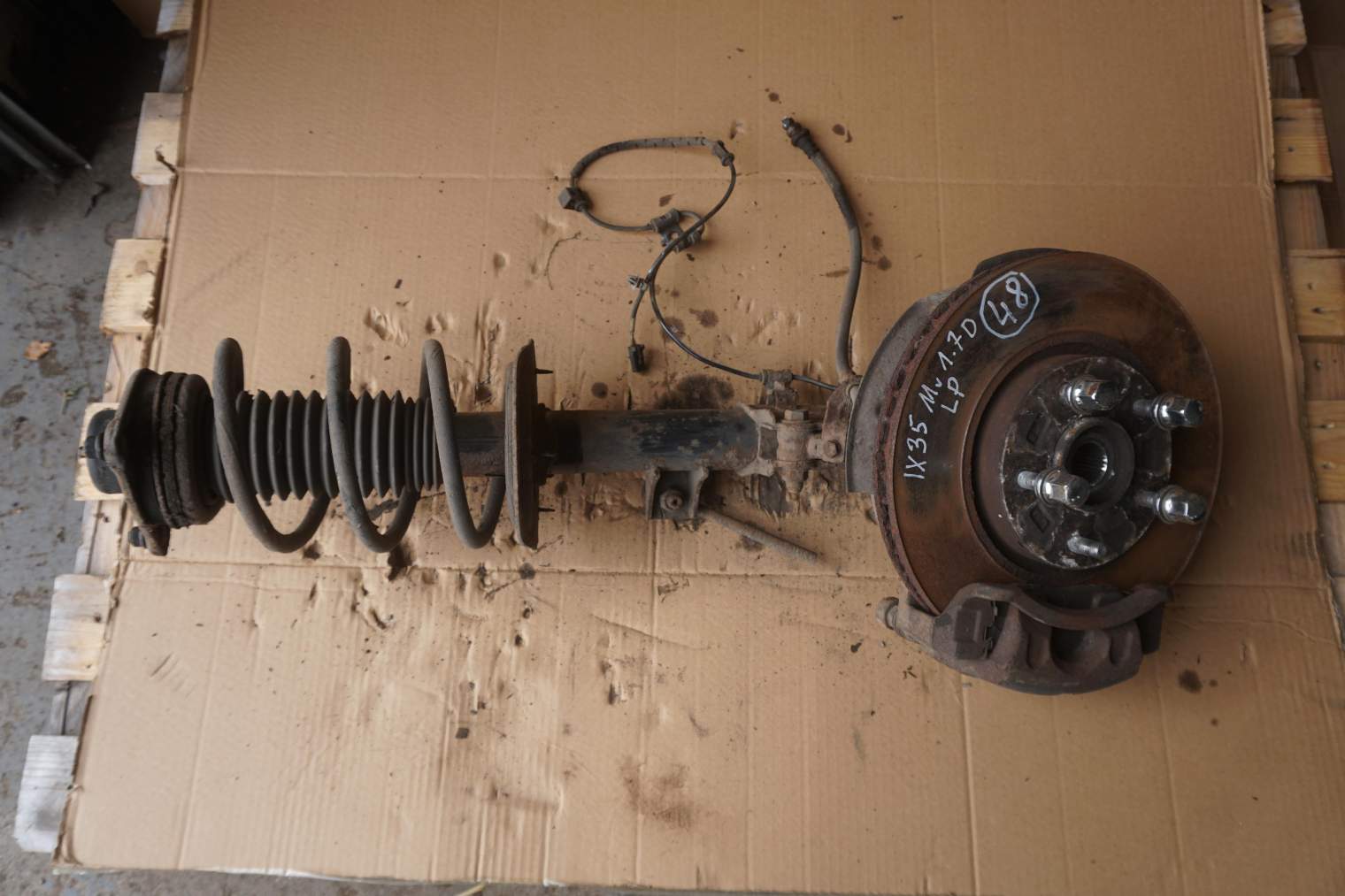 HYUNDAI IX35 ZWROTNICA LEWA AMORTYZATOR 517153U000 ; 546512Y010