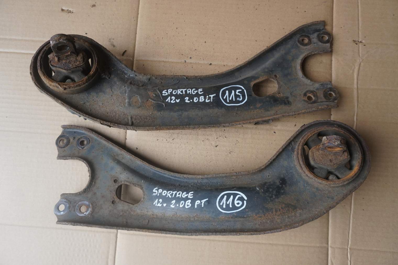 KIA SPORTAGE III SL TYLNE WAHACZE WAHACZ 2.0B G4KD 4X4 552803U100 ; 552703U100