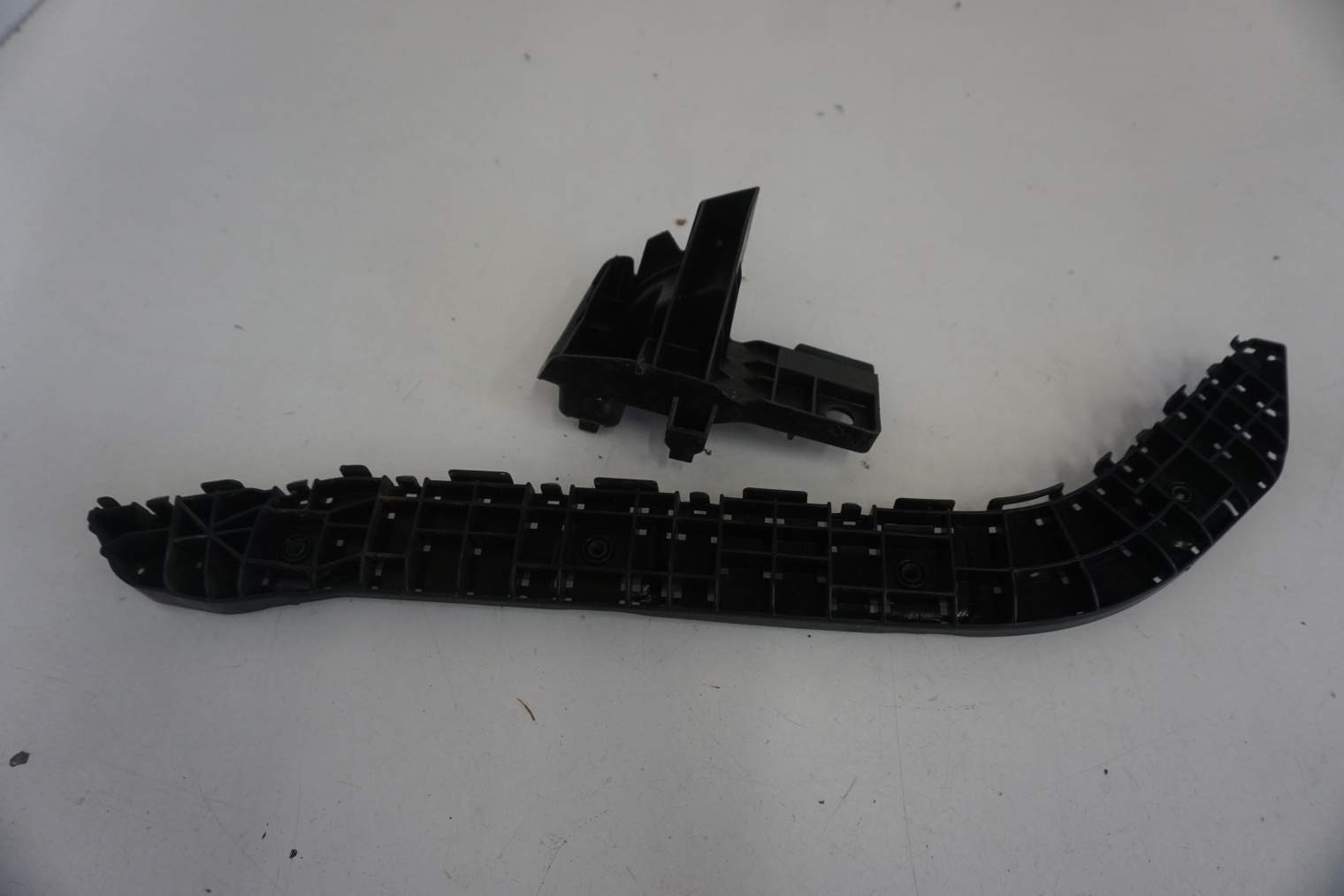 SUBARU FORESTER V SK ŚLIZG ZDERZAKA TYLNEGO LH