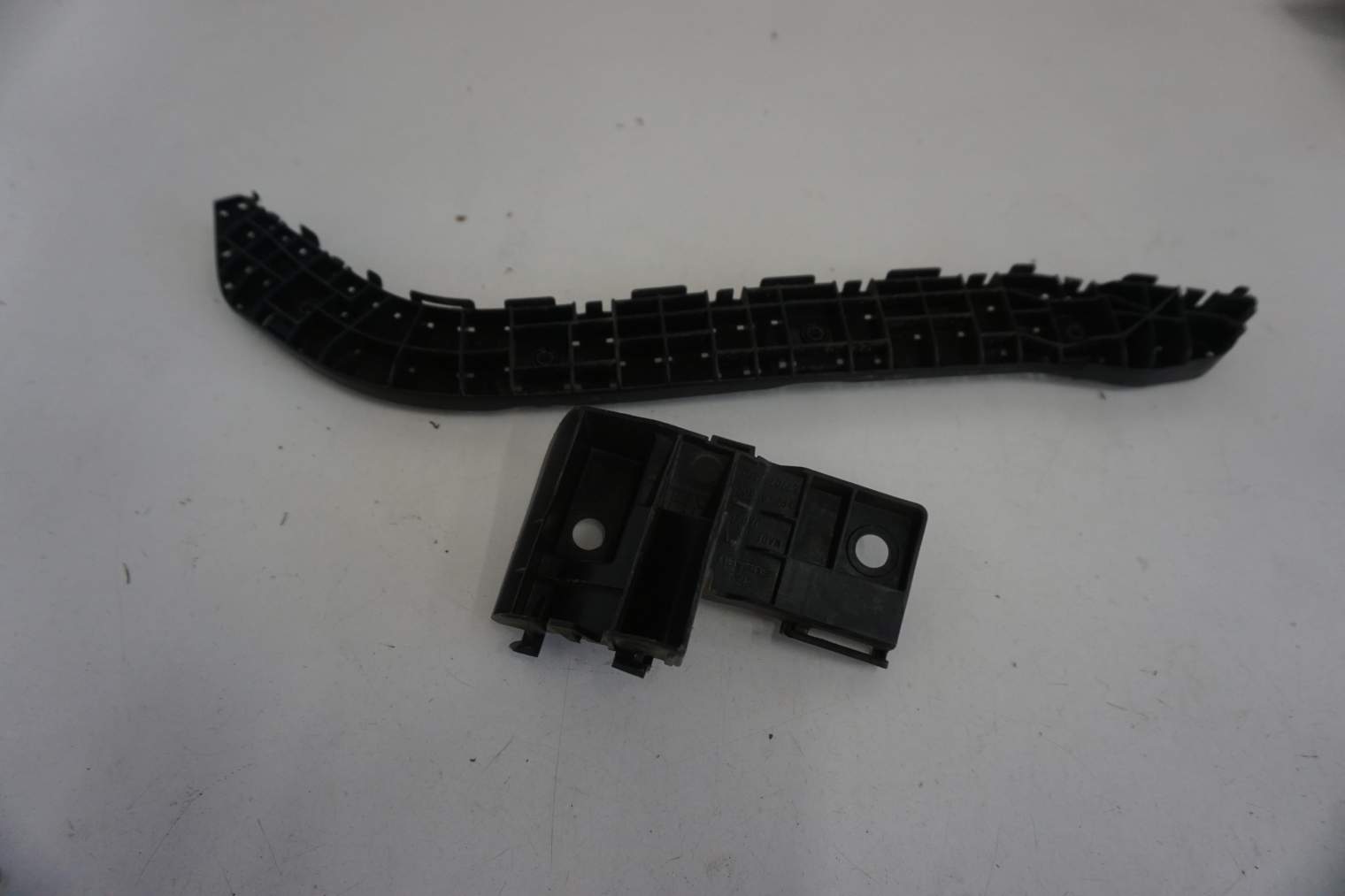 SUBARU FORESTER V SK ŚLIZG ZDERZAKA TYLNEGO RH