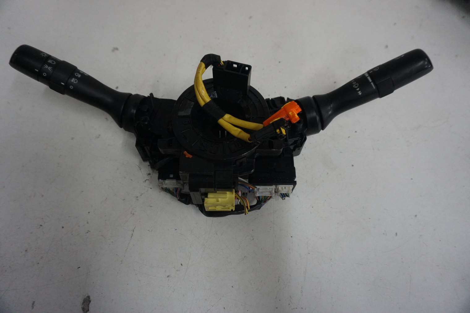 TOYOTA RAV4 III PRZEŁĄCZNIKI KIEROWNICY 42030-75B494