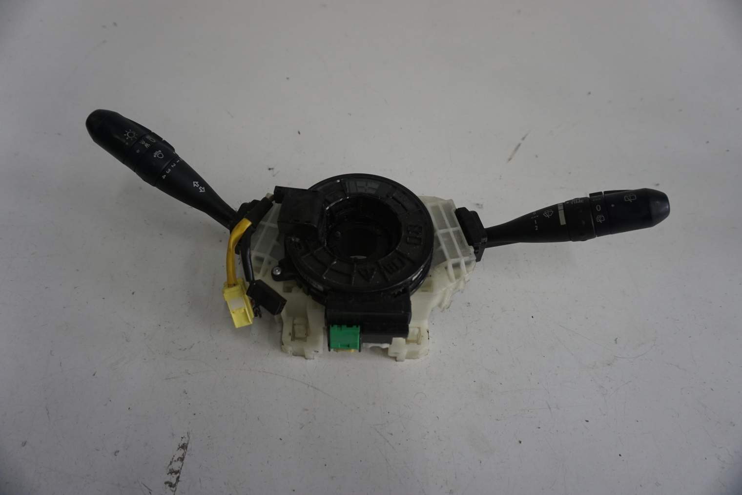 MITSUBISHI COLT VI LIFT TAŚMA PRZEŁĄCZNIKI KIEROWNICY 8600A332