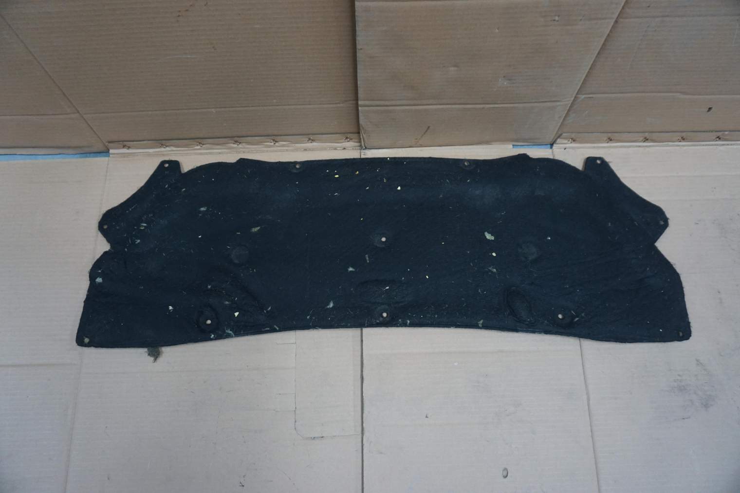 SUZUKI SPLASH WYGŁUSZENIE MASKI