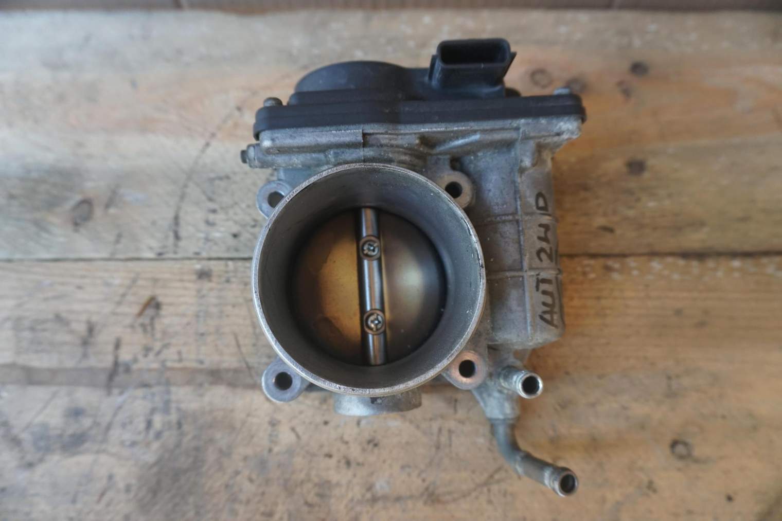 NISSAN QASHQAI I J10 PRZEPUSTNICA HITACHI 526-01