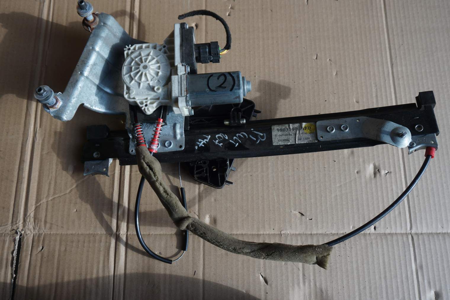 MITSUBISHI COLT VI KABRIO PODNOŚNIK SZYBY 98031400AF0