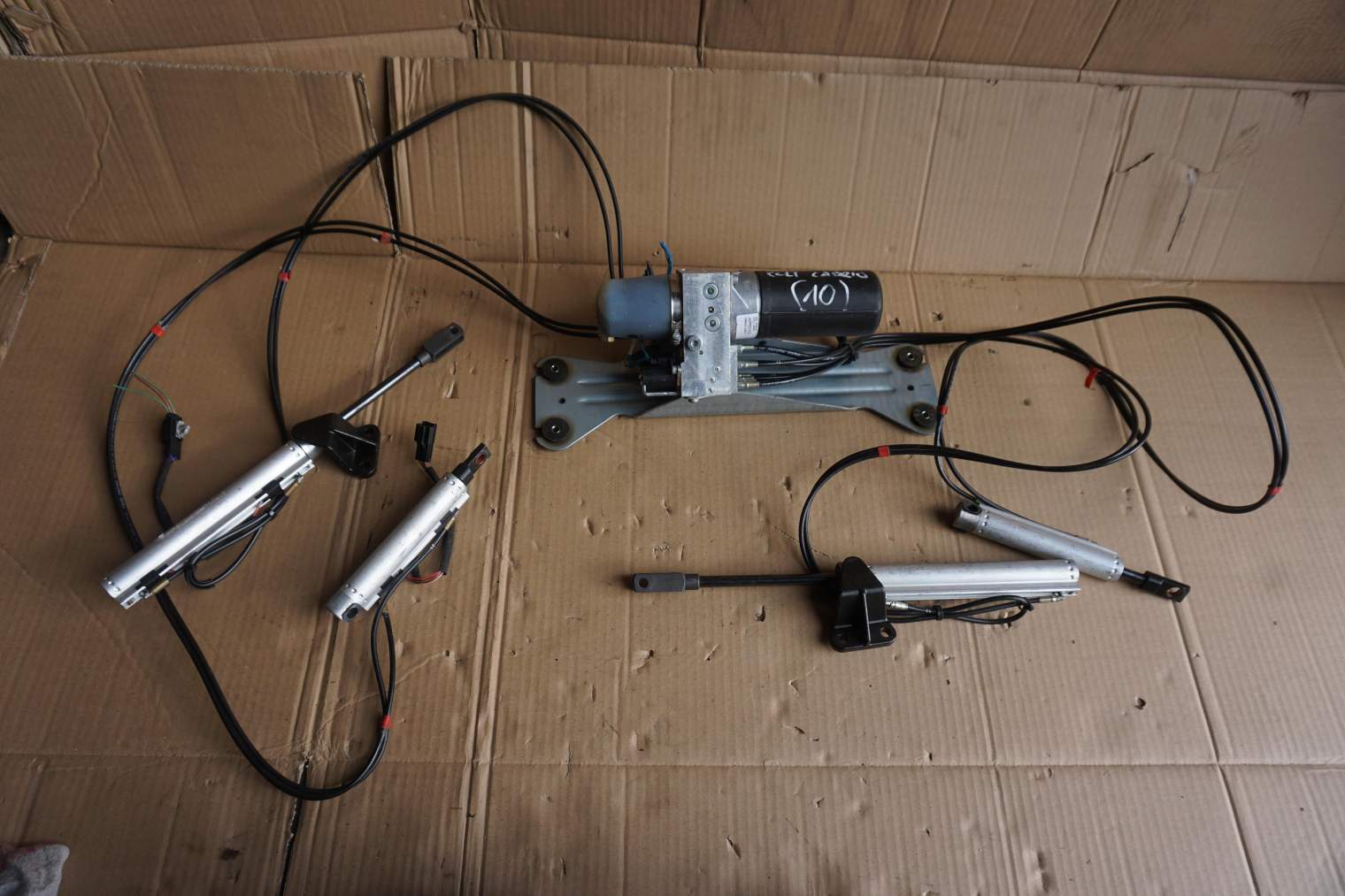 MITSUBISHI COLT VI KABRIO PODNOŚNIK DACHU 0AS 0280161