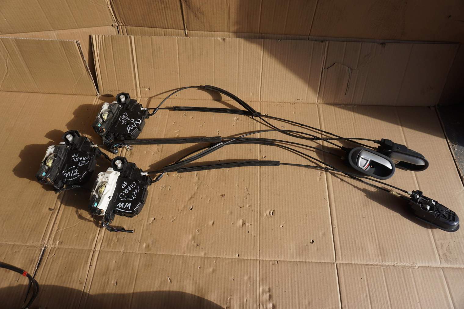 MITSUBISHI COLT VI KABRIO ZAMEK DRZWI PRAWY PRZEDNI