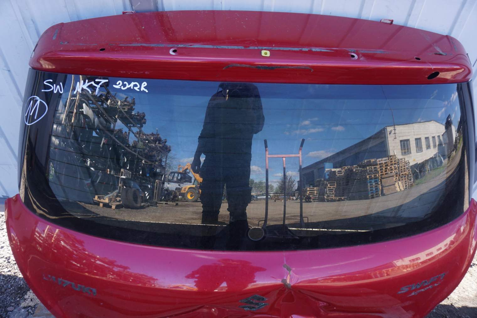 SUZUKI SWIFT MK7 IV SZYBA TYLNA KLAPY BAGAŻNIKA