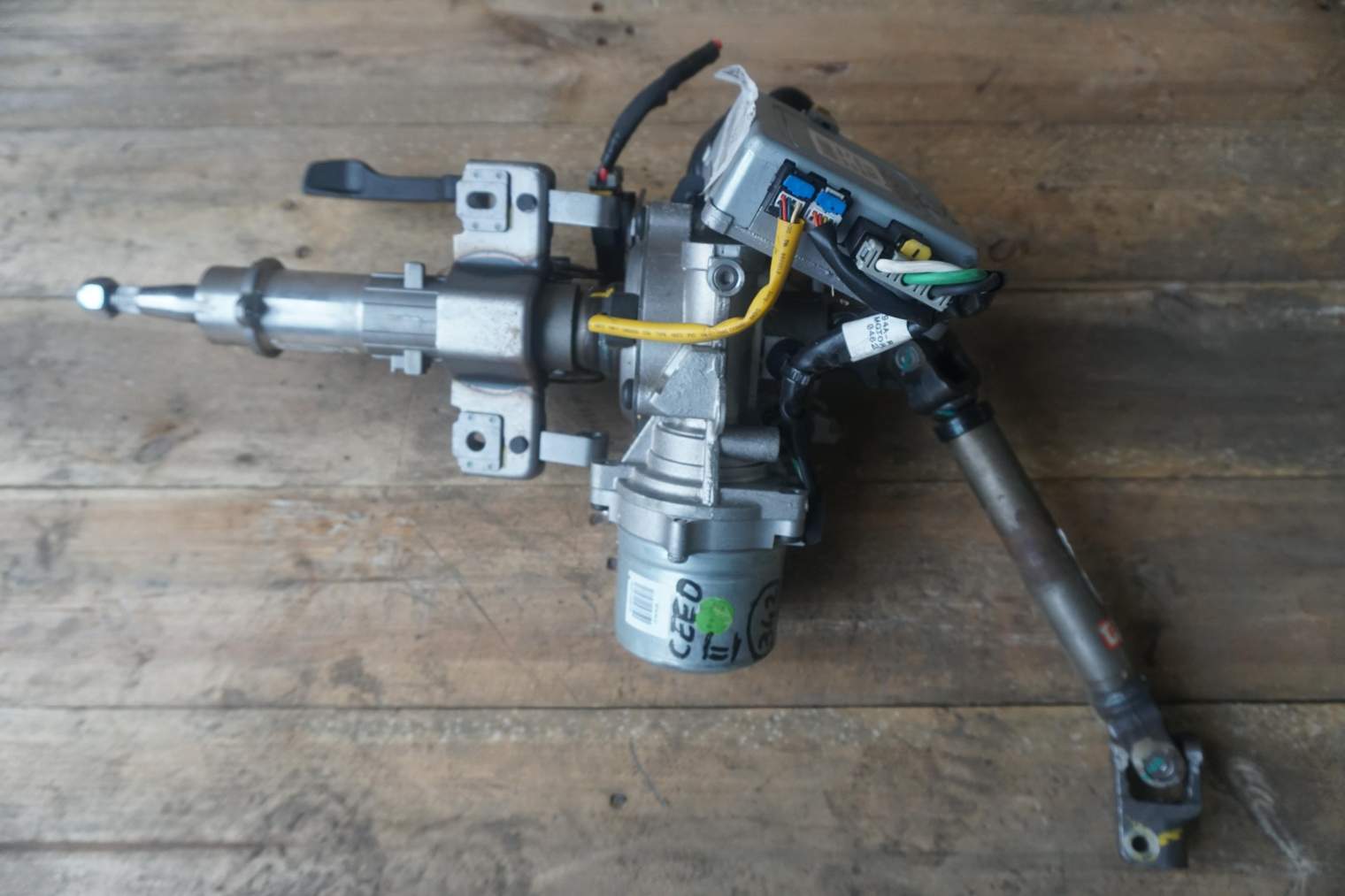 KIA CEED II WSPOMAGANIE KOLUMNA KIEROWNICZA 4JD5A401