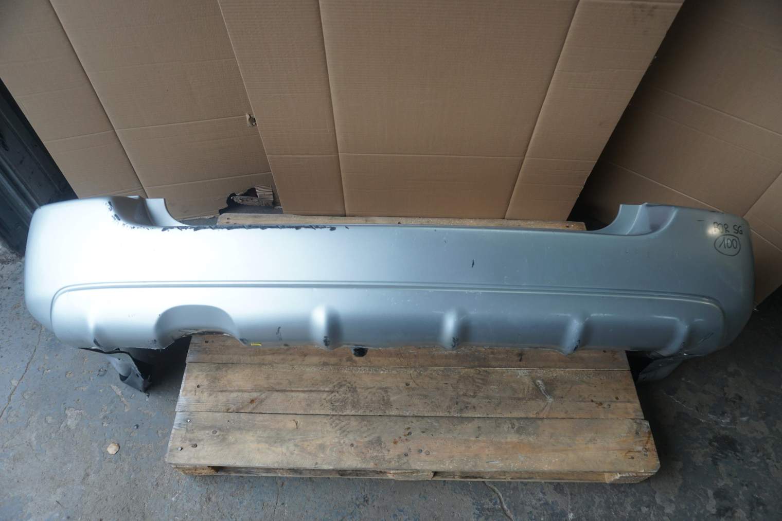 SUBARU FORESTER SG II TYLNY ZADERZAK 01G 57704SA010 03-08R