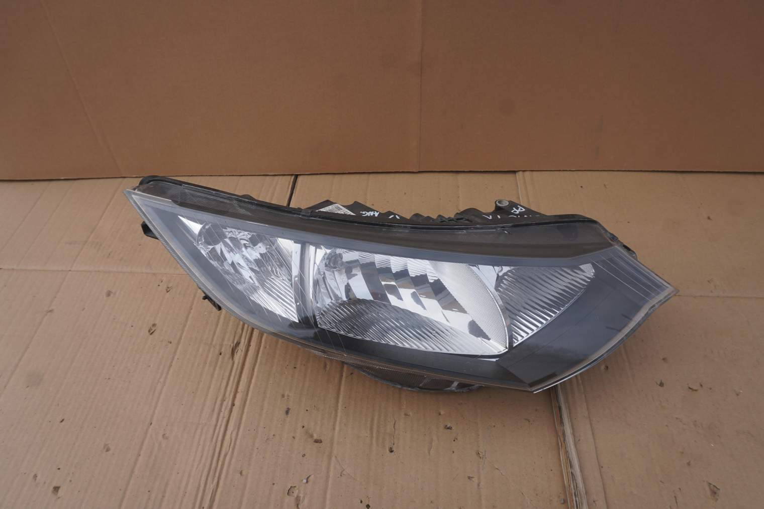 HONDA CIVIC IX LAMPA PRAWA KOLSZ UK 33100-TV0-E012-M1