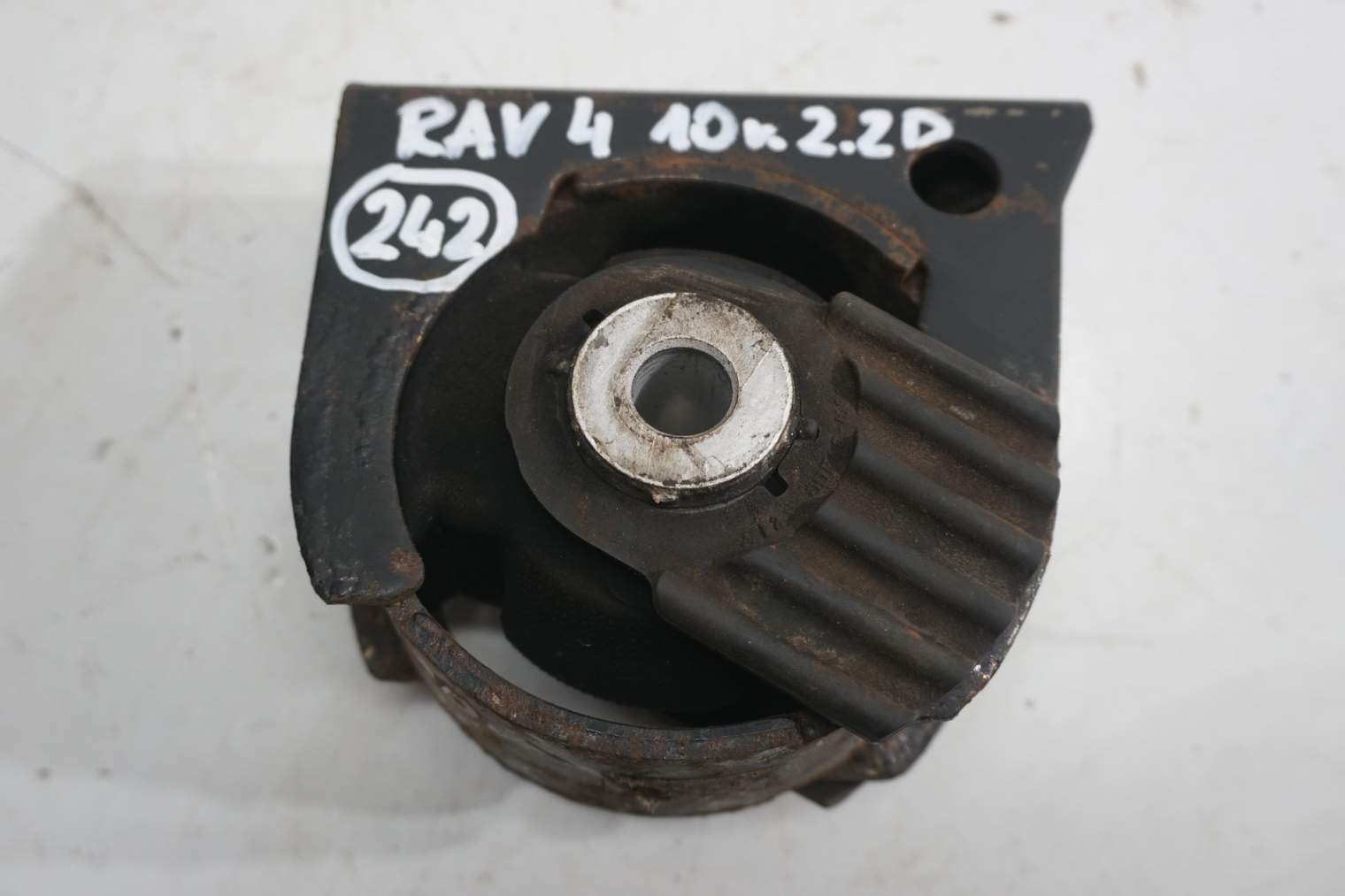 TOYOTA RAV-4 III PODUSZKA SILNIKA ŚRODKOWA