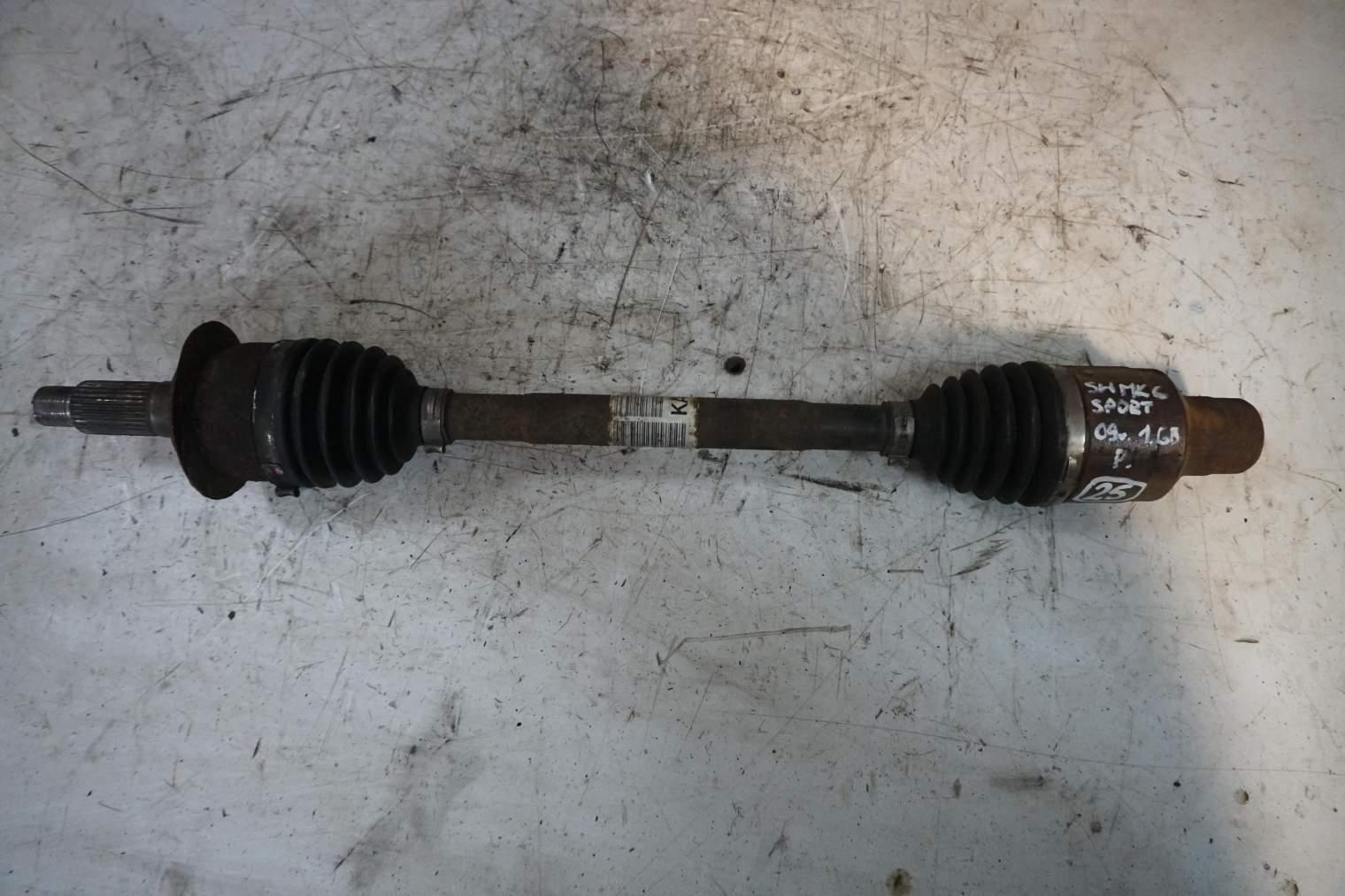 SUZUKI SWIFT III MK6 SPORT PÓŁOŚ PRAWA 44101-57k0