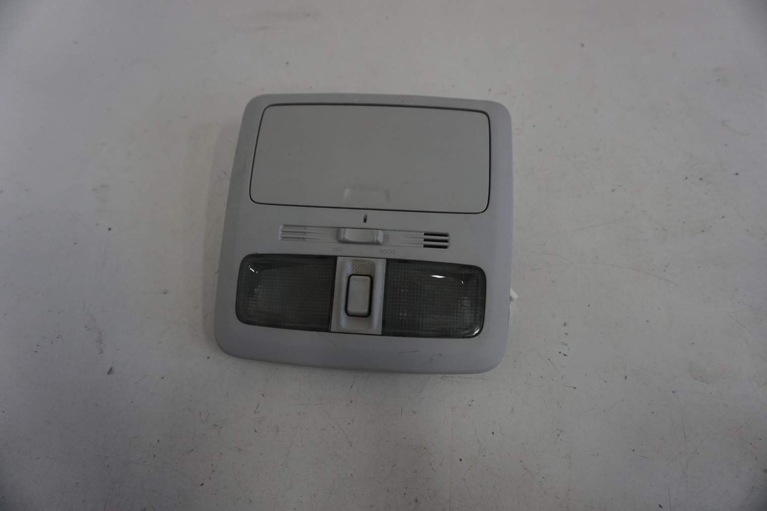 SUBARU FORESTER IV OŚWIETLENIE KABINY MITSUBA VC12-096