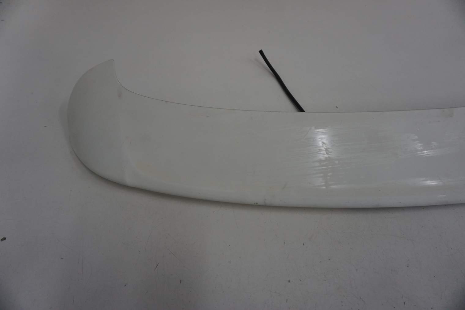 MITSUBISHI ASX SPOILER KLAPY BAGAŻNIKA 6515A20677 W37A - obrazek 3