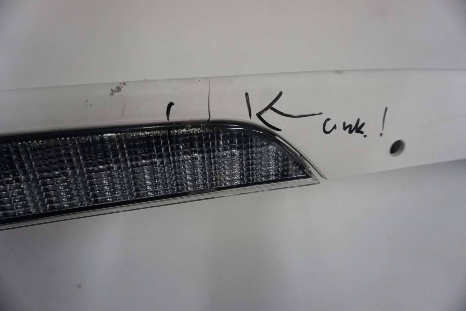 MITSUBISHI ASX SPOILER KLAPY BAGAŻNIKA 6515A20677 W37A - obrazek 5