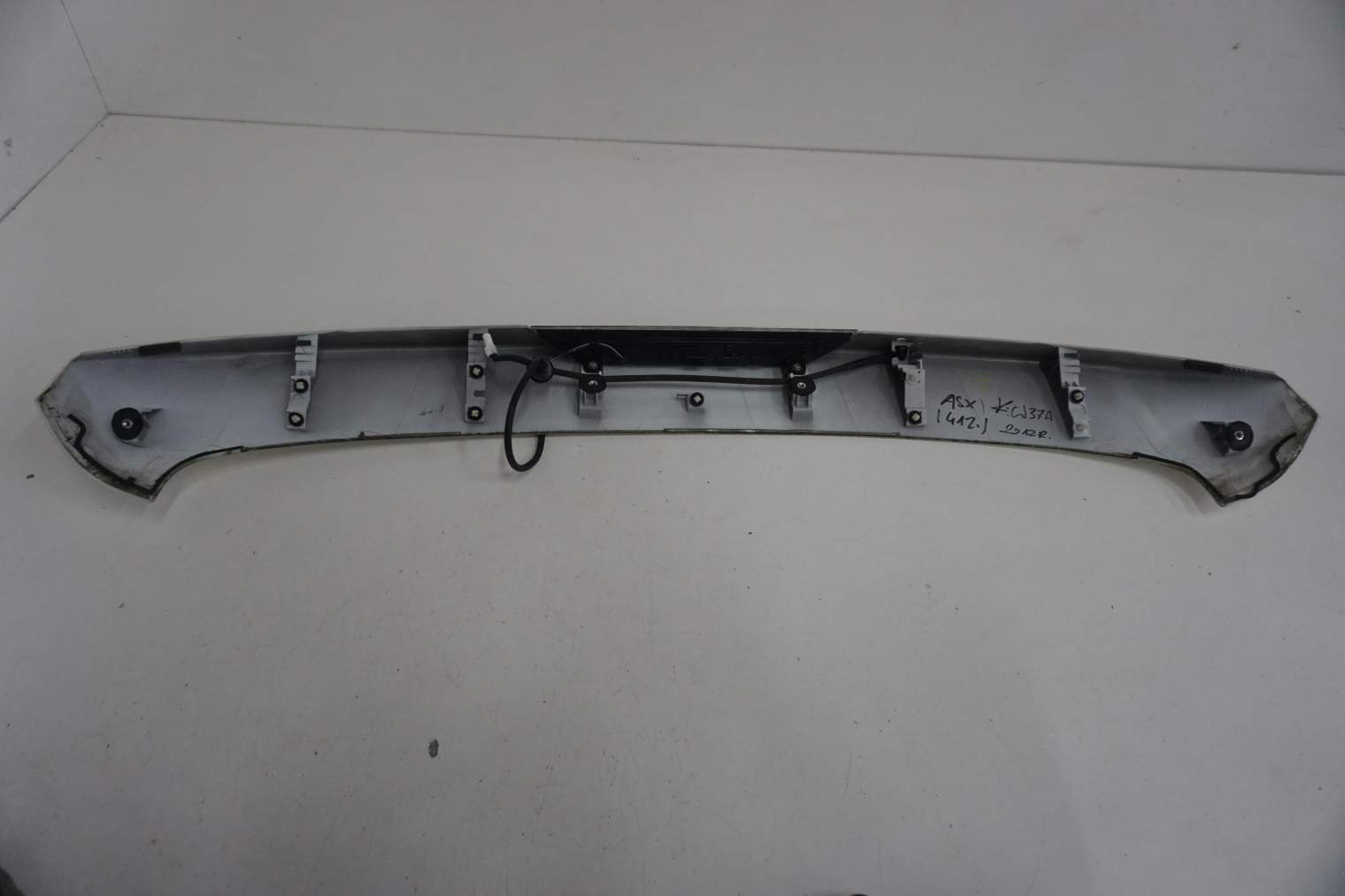 MITSUBISHI ASX SPOILER KLAPY BAGAŻNIKA 6515A20677 W37A - obrazek 6