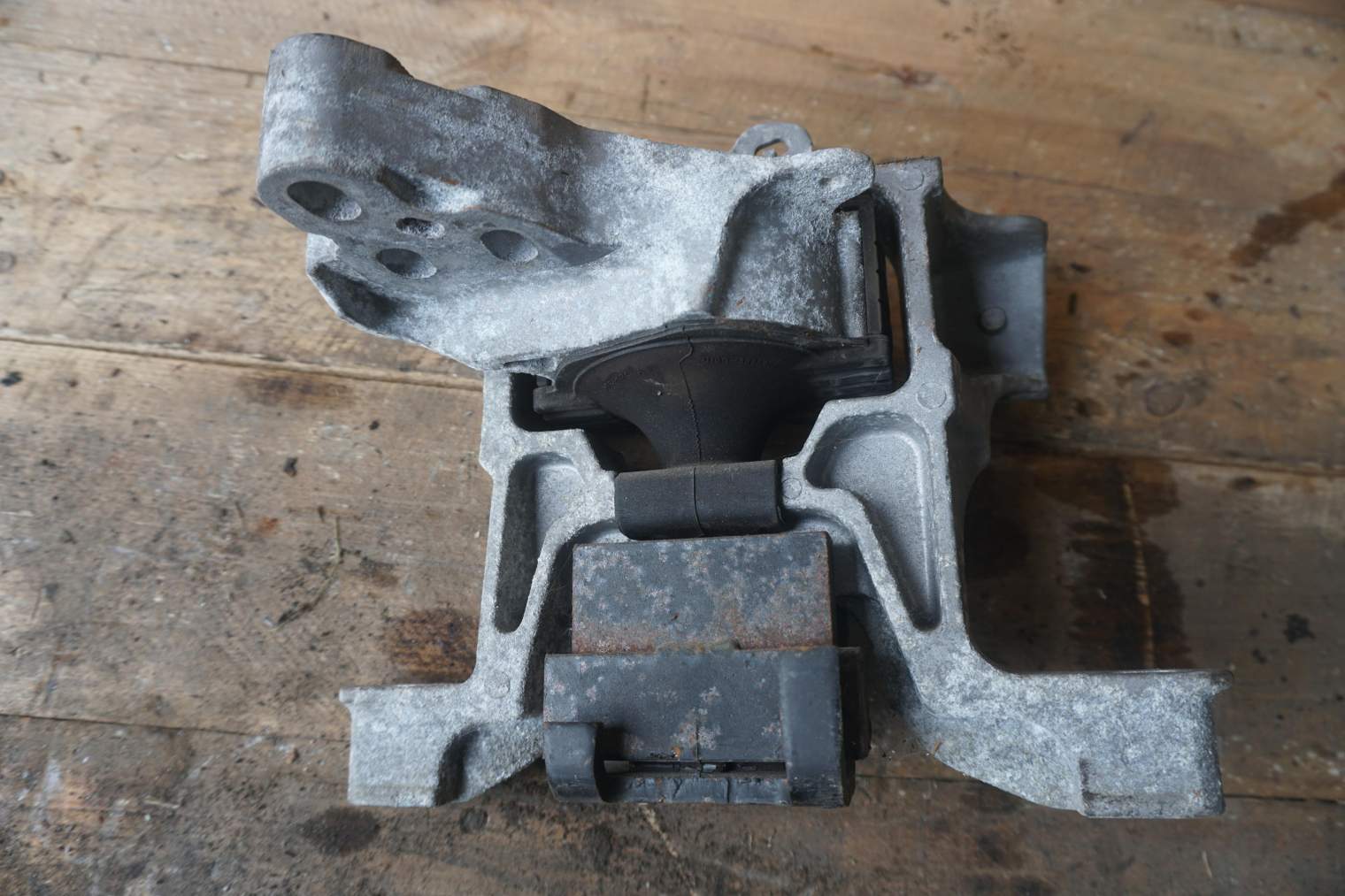 MAZDA CX-3 PODUSZKA SILNIKA PRAWA