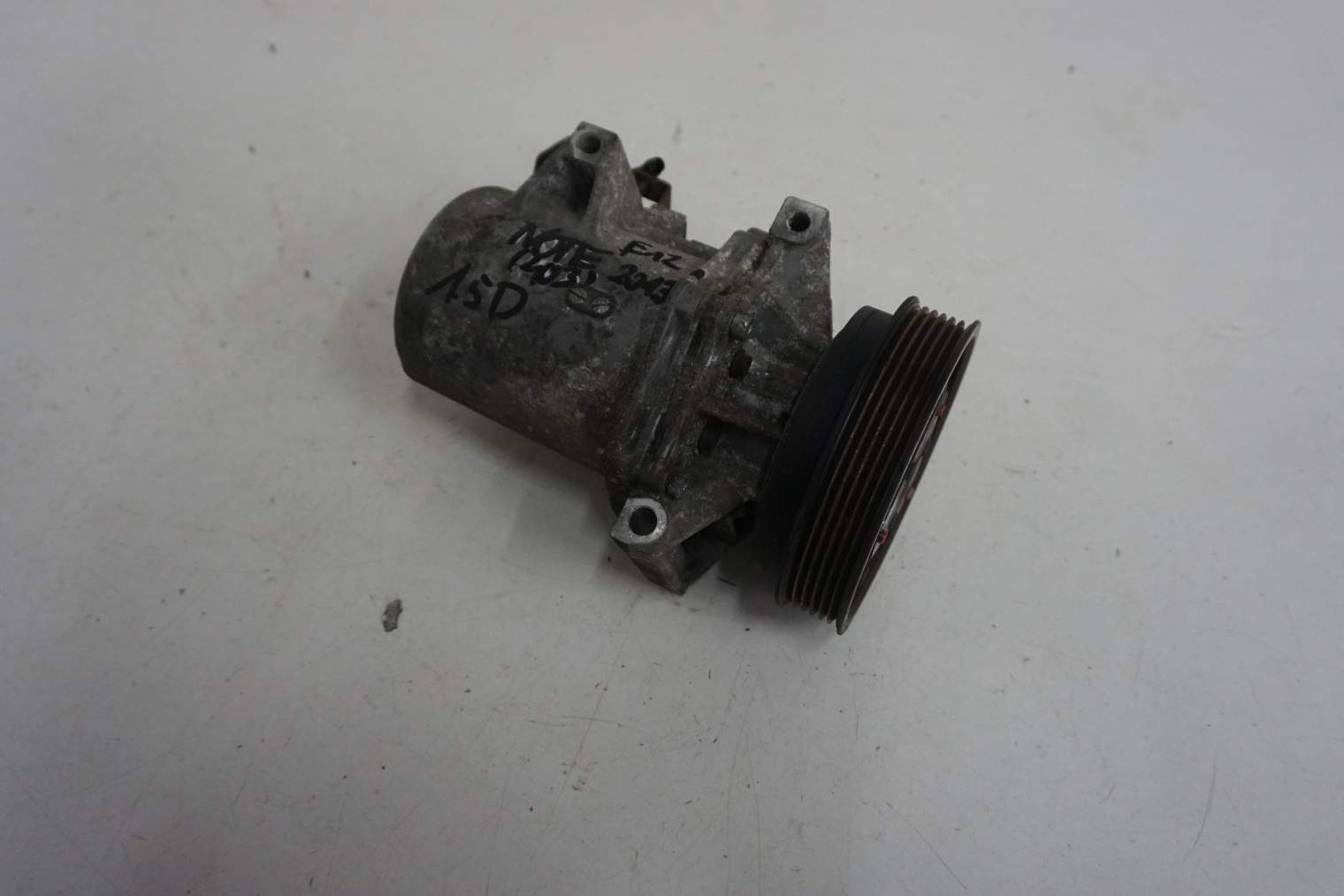 NISSAN NOTE E12 KOMPRESOR KLIMATYZACJI 92600-3VC6B