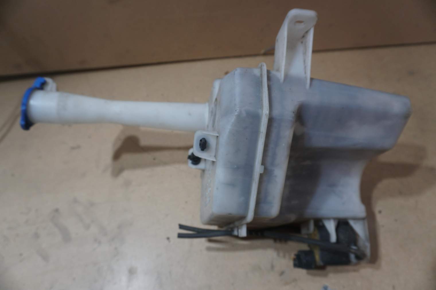 HYUNDAI I30 ZBIORNIK SPRYSKIWACZY 98610-2L000