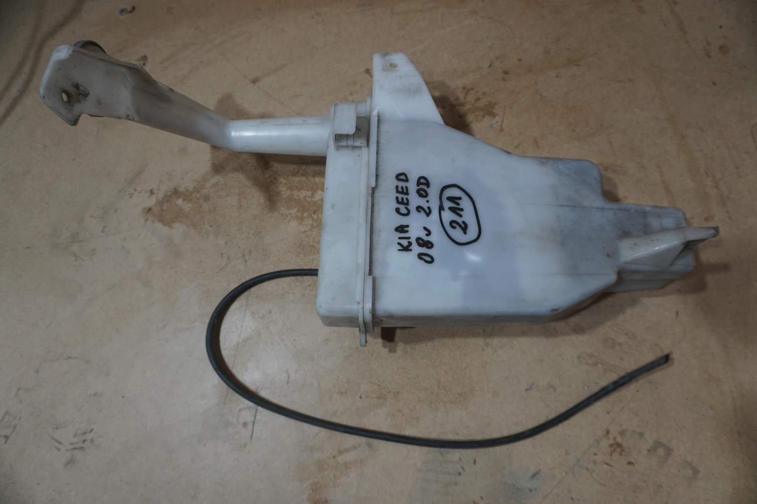 KIA CEED I ZBIORNIK SPRYSKIWACZY 2.0CRDI