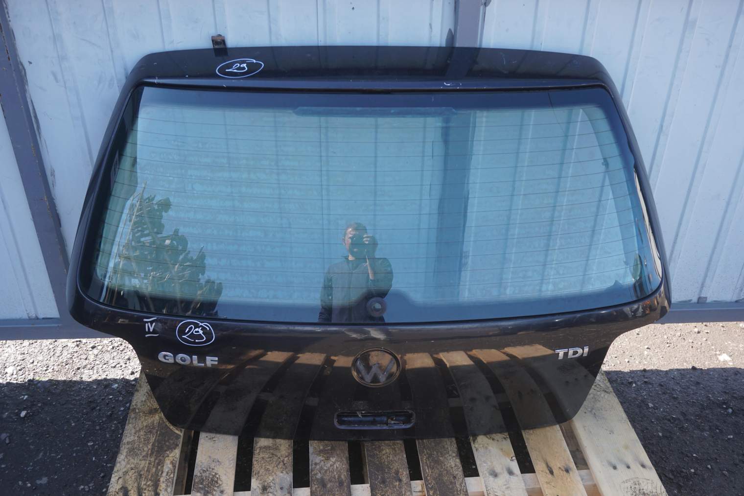 VW GOLF IV KLAPA BAGAŻNIKA SZYBA