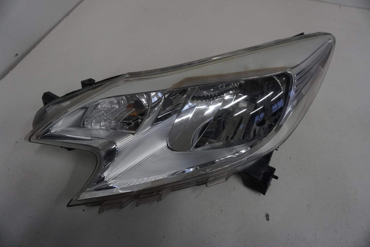 NISSAN NOTE II E12 LAMPA PRZEDNIA LEWA 260603VU0A