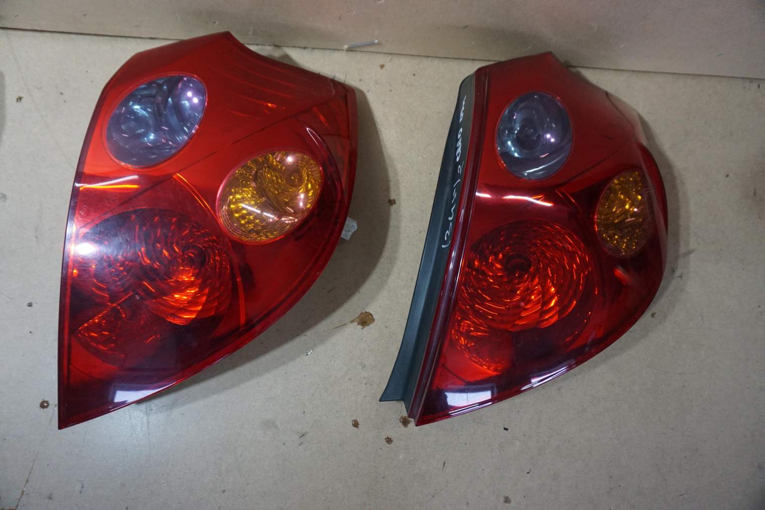 KIA CEED I LAMPA TYLNA PRAWA